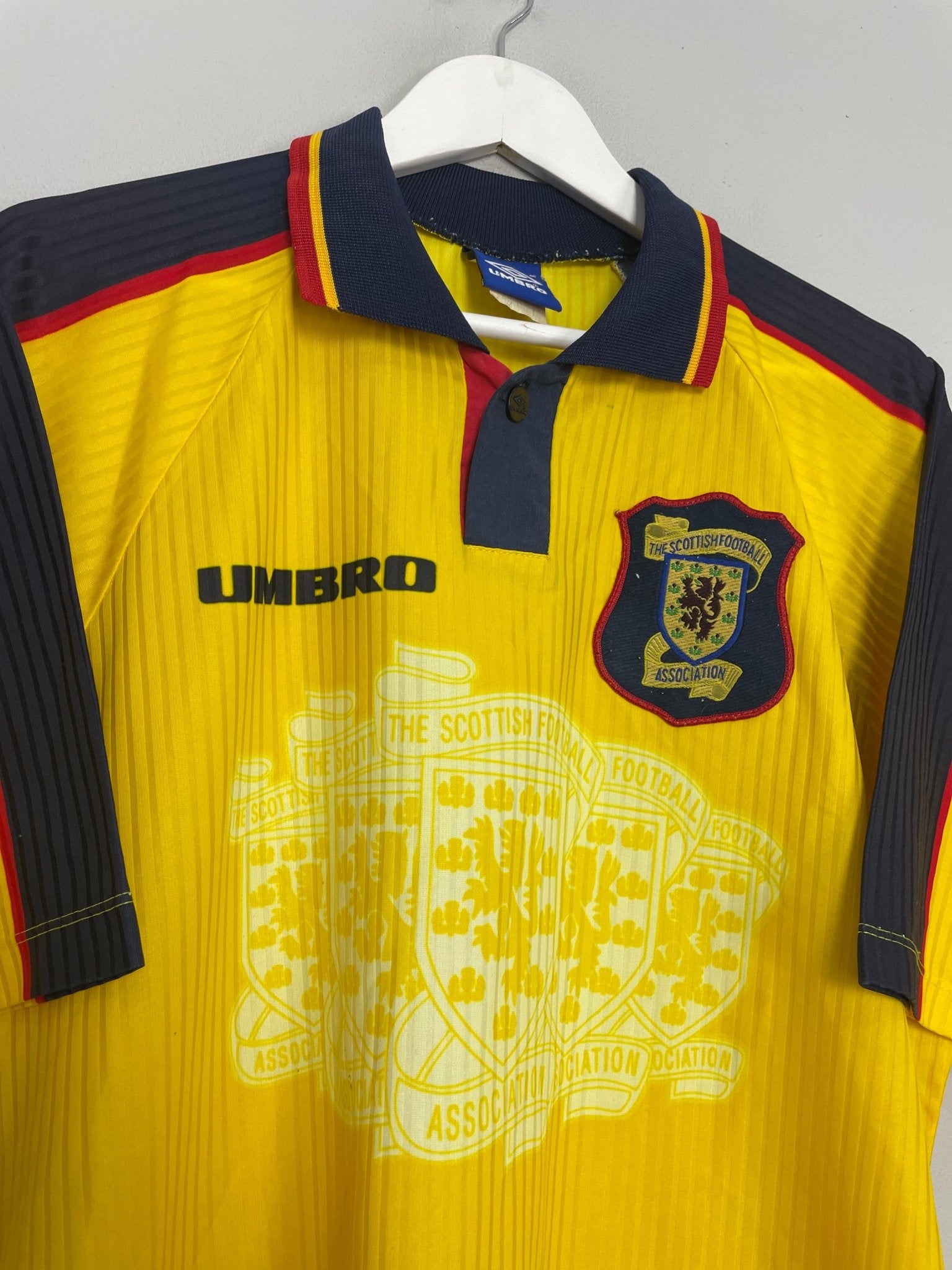 Shop 1996/99 SCOTLAND AWAY SHIRT (L) UMBRO, classic football shirts, vintage football shirts & retro soccer jerseys at Cult Kits
