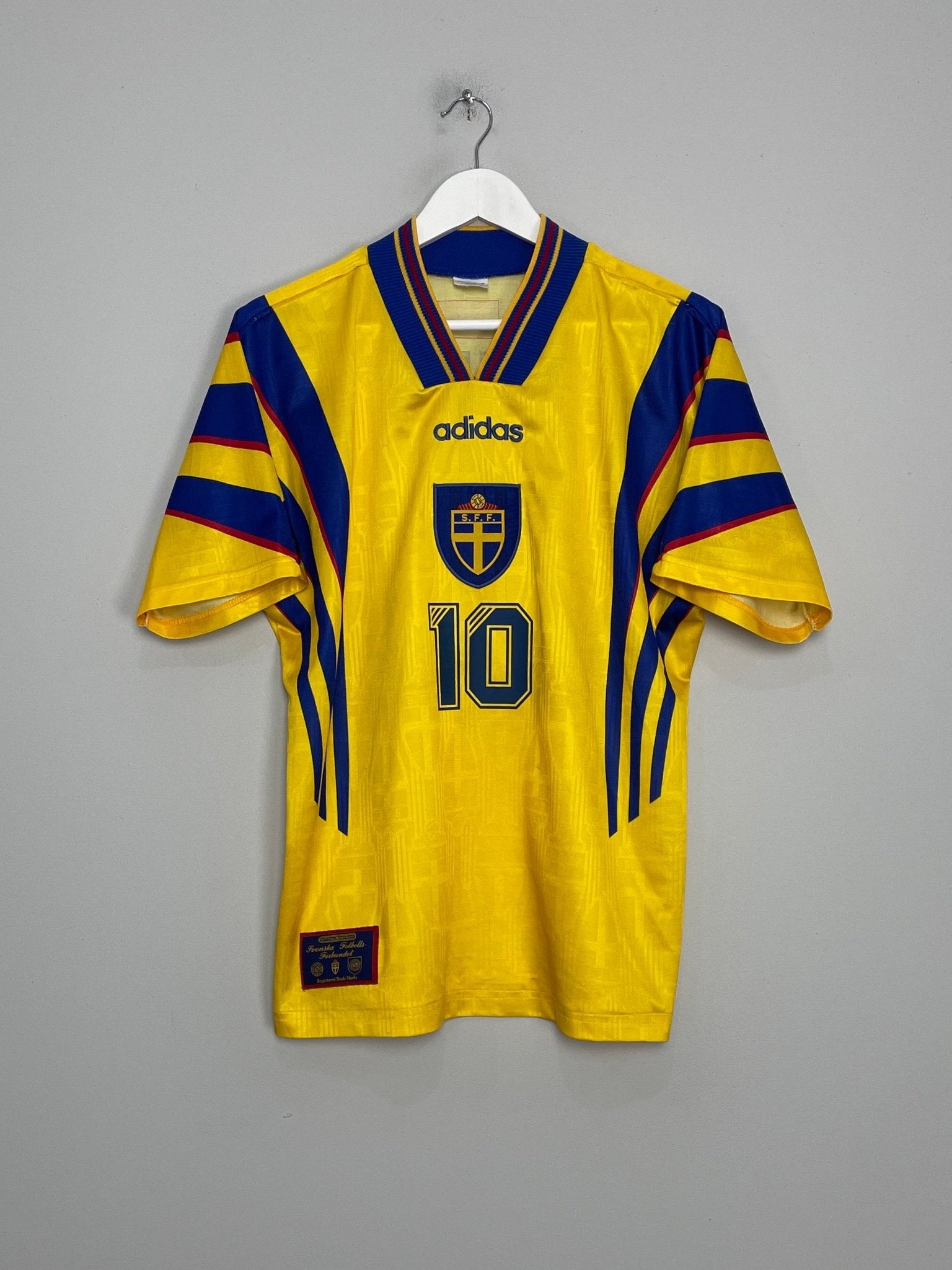 Shop 1997 SWEDEN DAHLIN #10 HOME SHIRT (M) ADIDAS, classic football shirts, vintage football shirts & retro soccer jerseys at Cult Kits