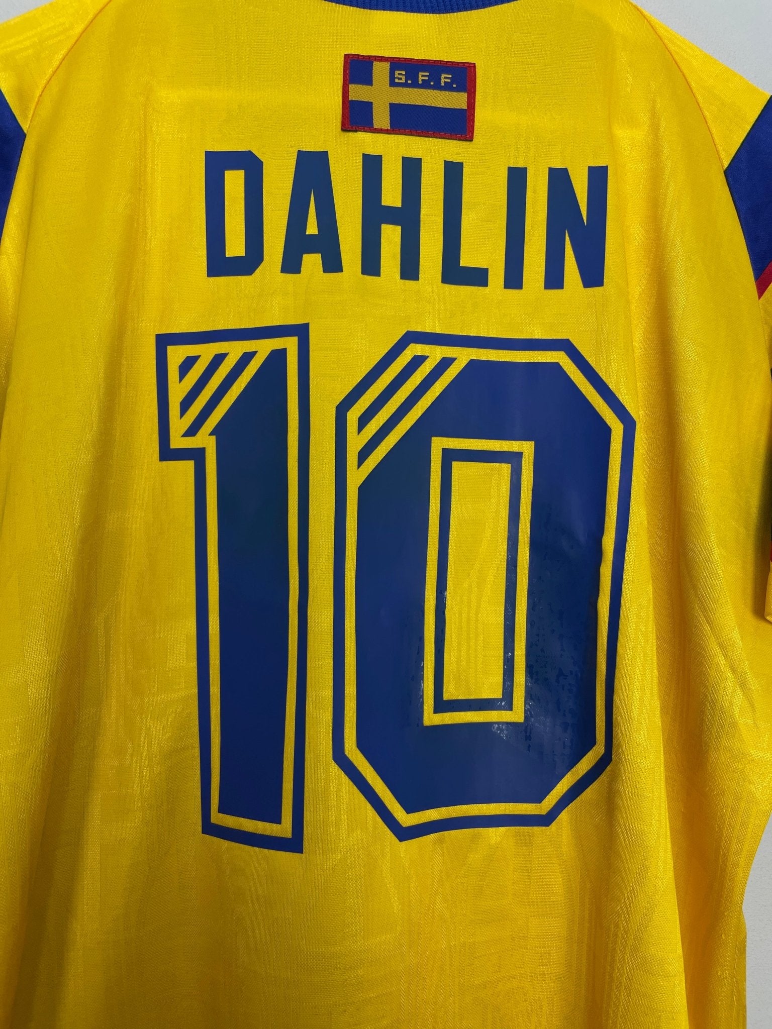 Shop 1997 SWEDEN DAHLIN #10 HOME SHIRT (M) ADIDAS, classic football shirts, vintage football shirts & retro soccer jerseys at Cult Kits