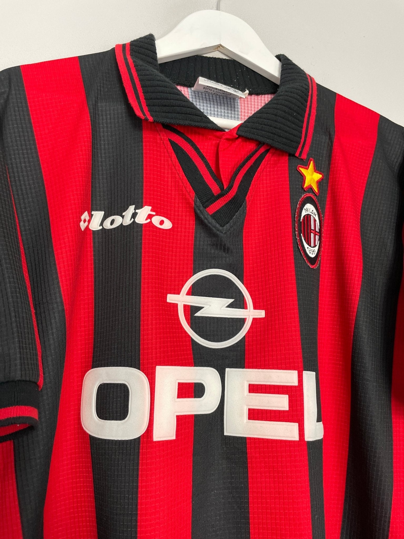 Shop 1997/98 AC MILAN HOME SHIRT (XL) LOTTO, classic football shirts, vintage football shirts & retro soccer jerseys at Cult Kits