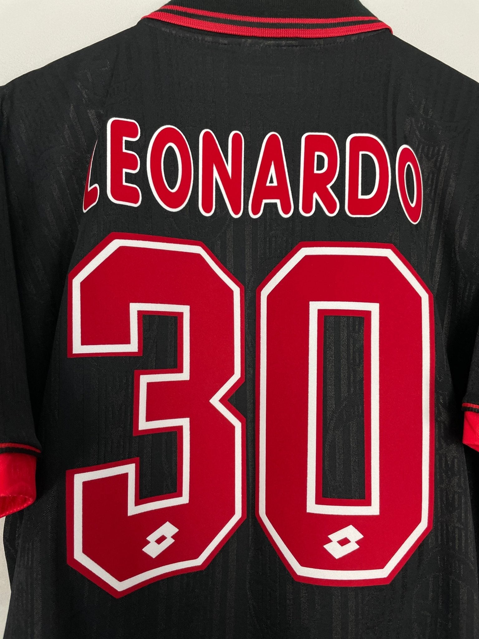 1997/98 AC MILAN LEONARDO #30 THIRD SHIRT (XL) LOTTO – Cult Kits