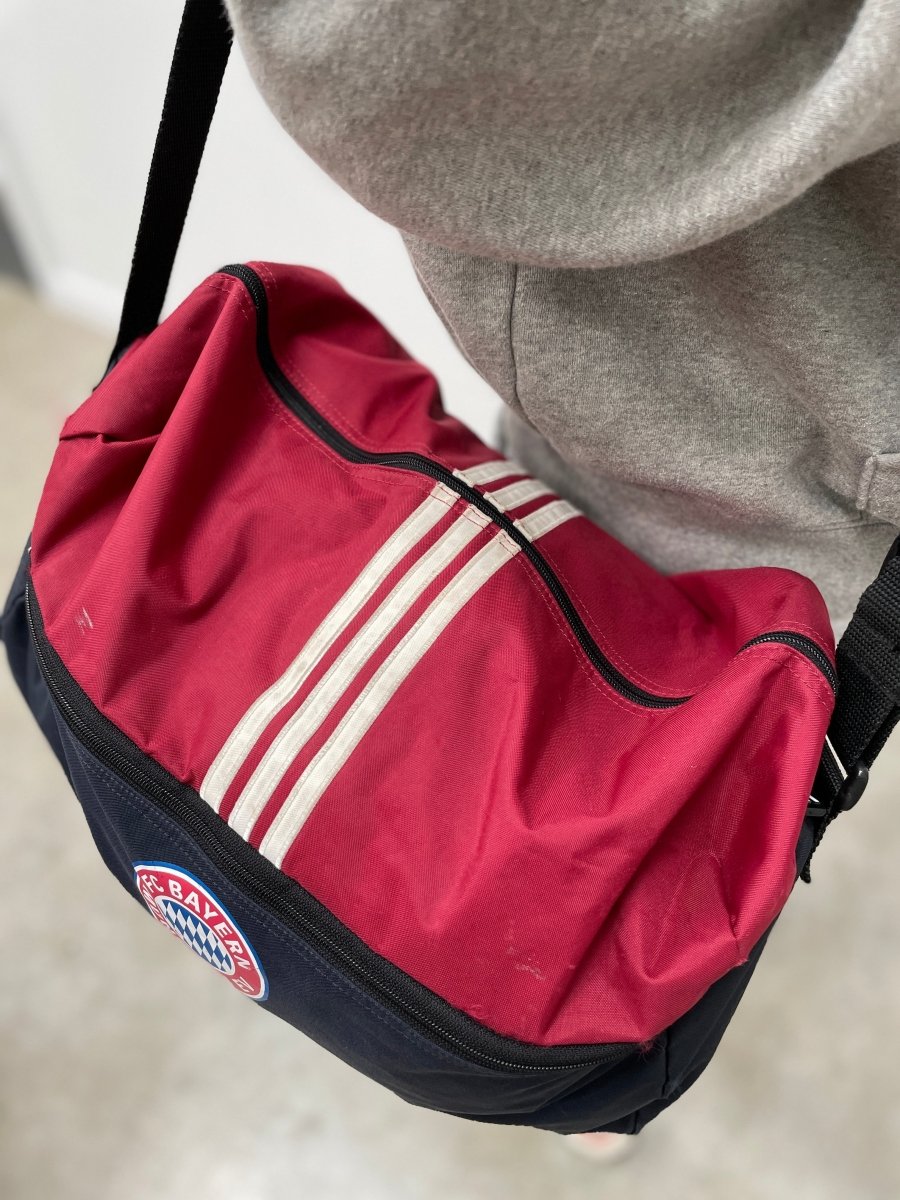 1997/98 BAYERN MUNICH KIT BAG ADIDAS - Cult Kits - Small - Buy Vintage Football Shirts, Authentic Retro Football Shirts For Sale, Classic Football Shirts & Soccer Jersey