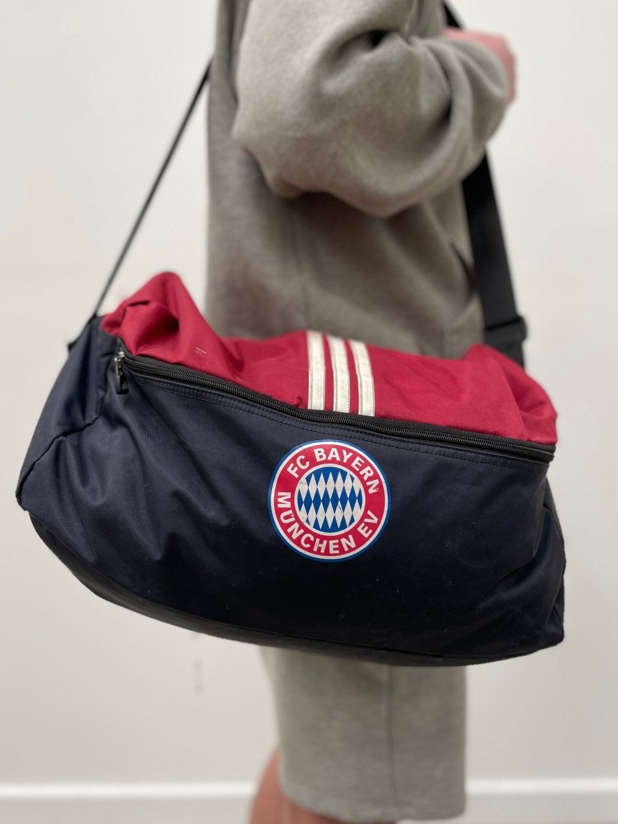 1997/98 BAYERN MUNICH KIT BAG ADIDAS - Cult Kits - Small - Buy Vintage Football Shirts, Authentic Retro Football Shirts For Sale, Classic Football Shirts & Soccer Jersey