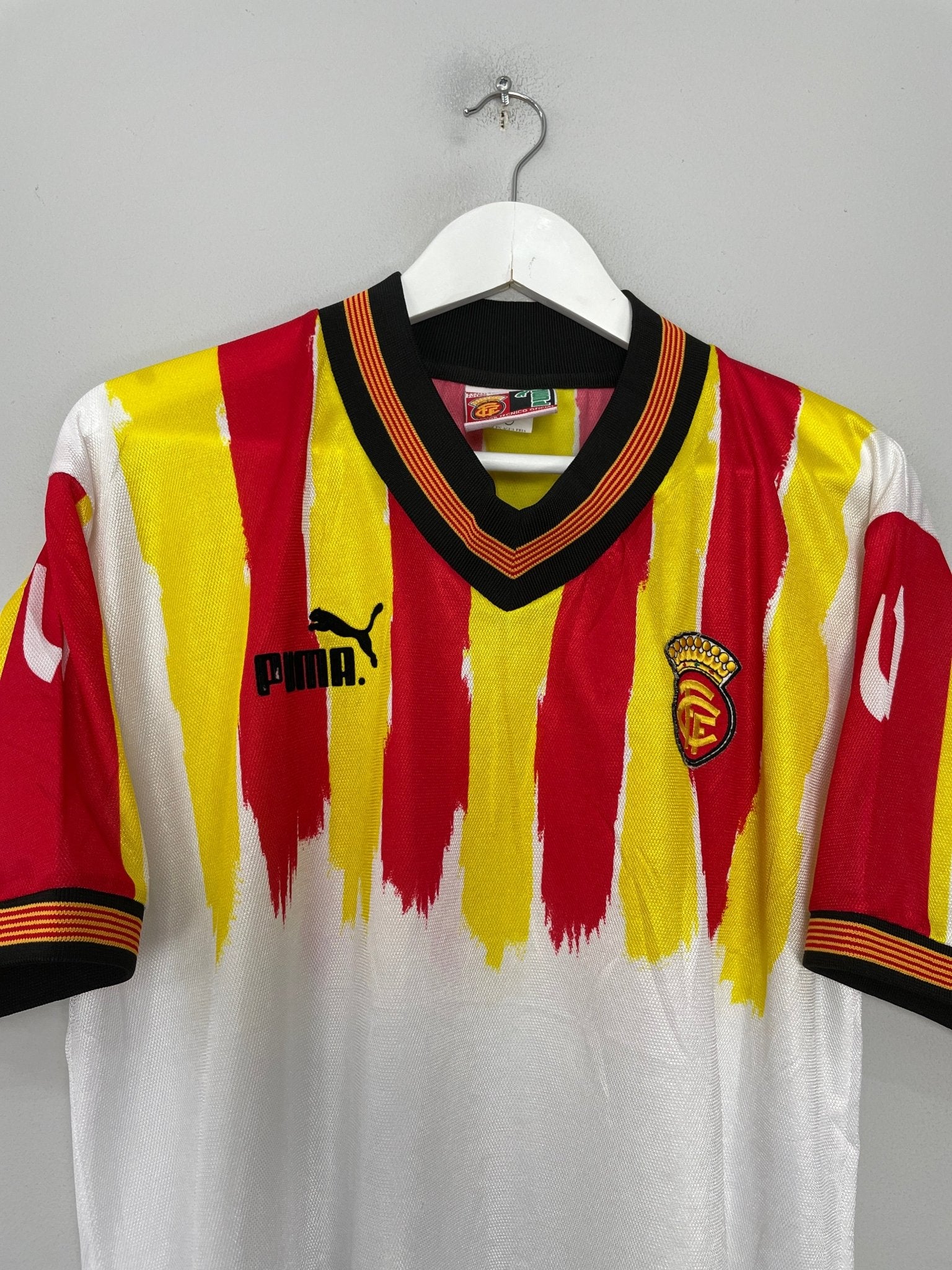 Shop 1997/98 CATALUNYA HOME SHIRT (M) PUMA, classic football shirts, vintage football shirts & retro soccer jerseys at Cult Kits