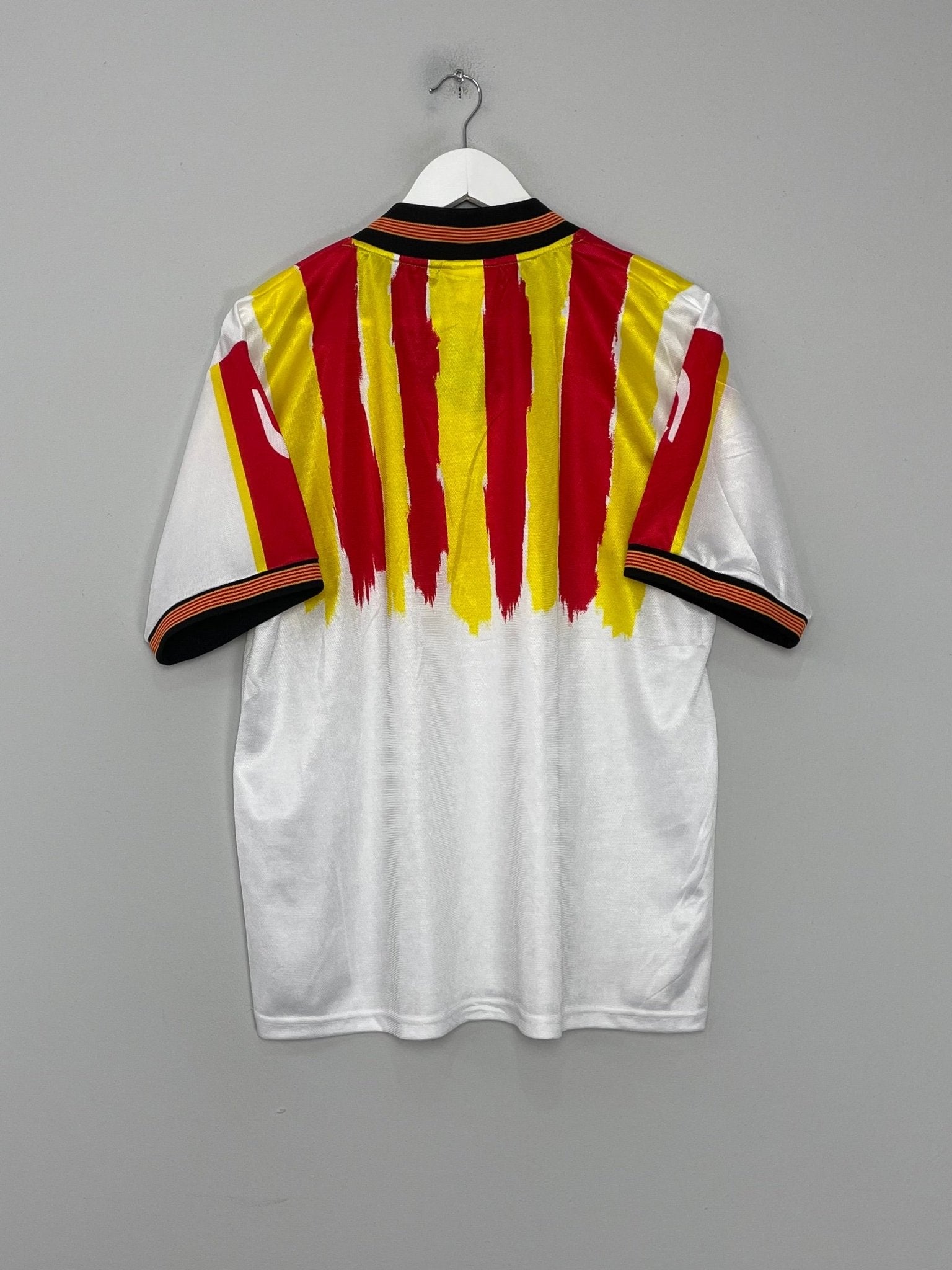 Shop 1997/98 CATALUNYA HOME SHIRT (M) PUMA, classic football shirts, vintage football shirts & retro soccer jerseys at Cult Kits