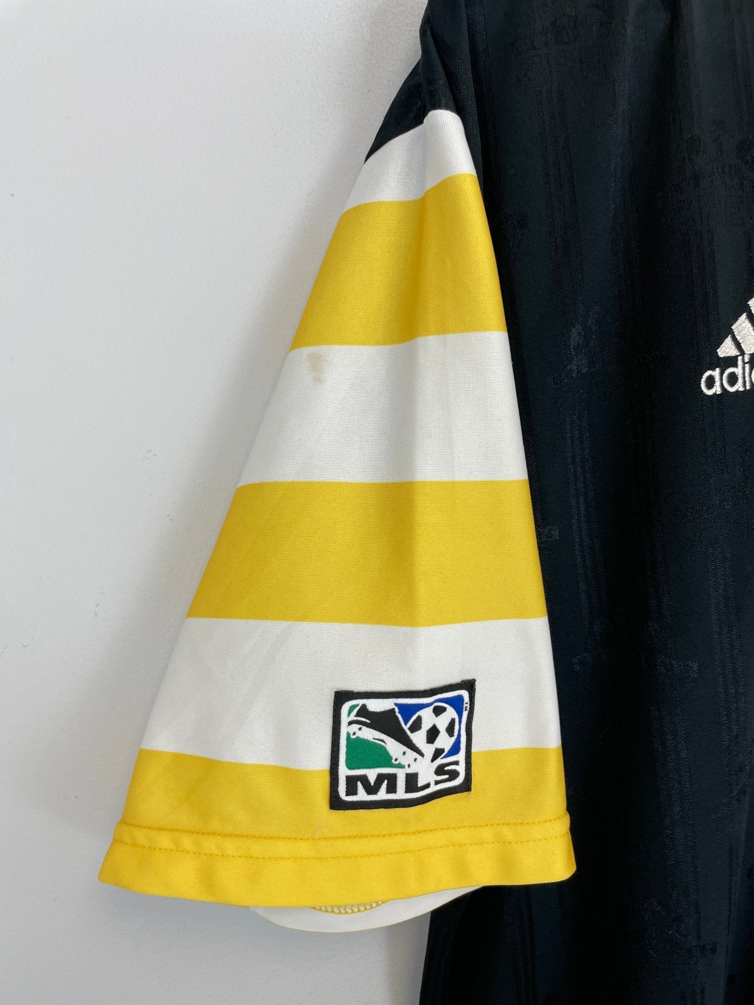 Shop 1997/98 COLOMBUS CREW HOME SHIRT (XL) ADIDAS, classic football shirts, vintage football shirts & retro soccer jerseys at Cult Kits