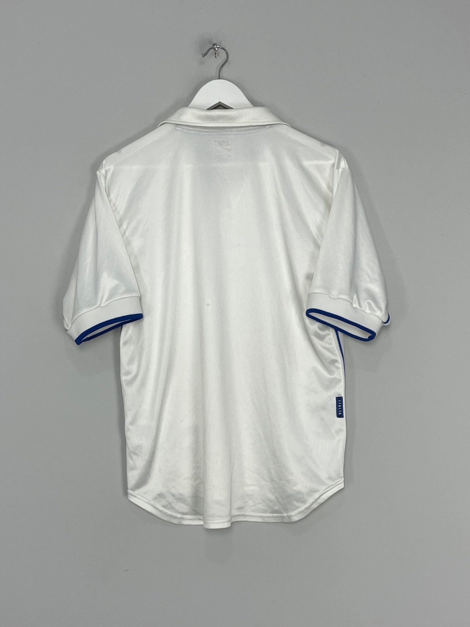 Shop 1997/98 ITALY AWAY SHIRT (M) NIKE, classic football shirts, vintage football shirts & retro soccer jerseys at Cult Kits