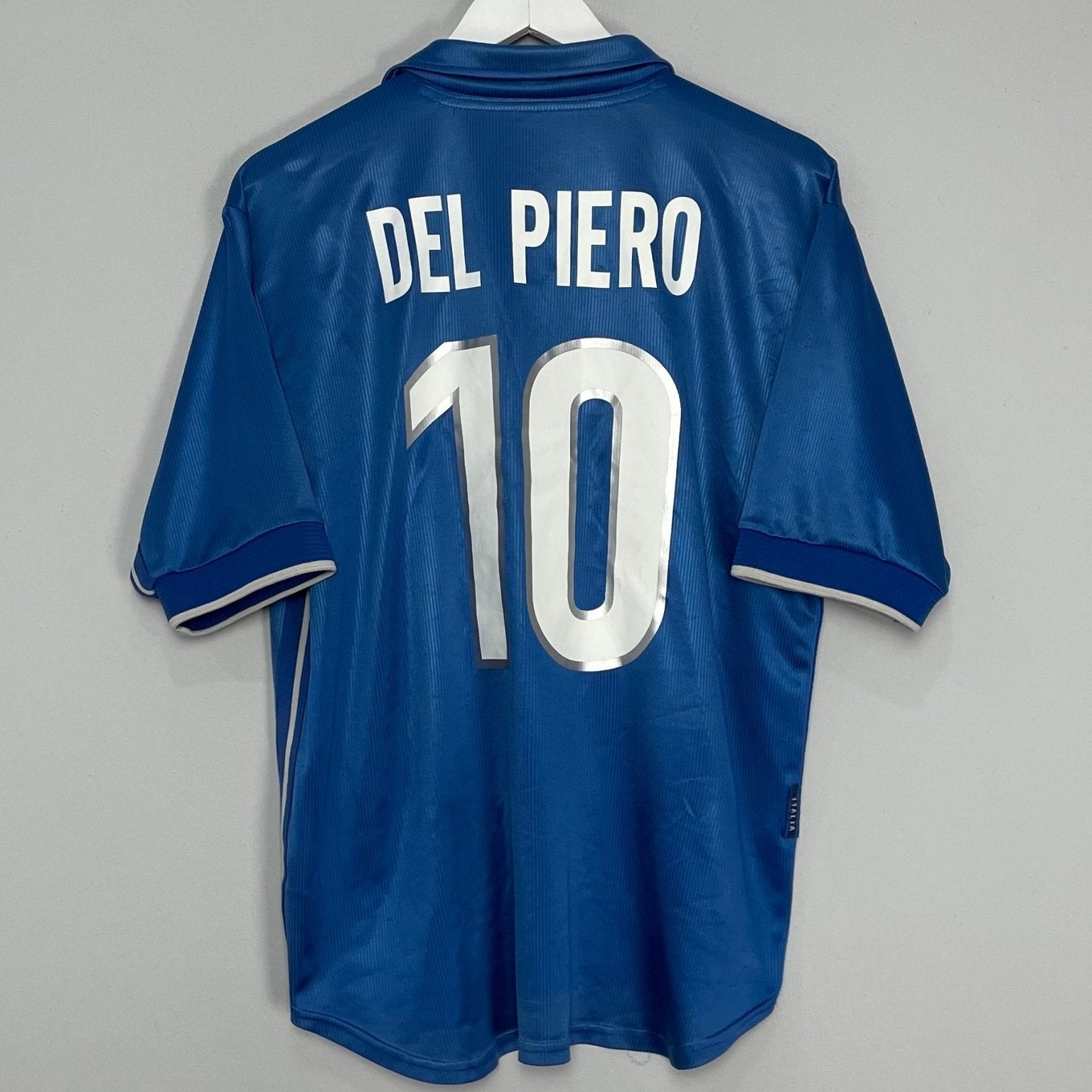 Shop 1997/98 ITALY DEL PIERO #10 HOME SHIRT (L) NIKE, classic football shirts, vintage football shirts & retro soccer jerseys at Cult Kits