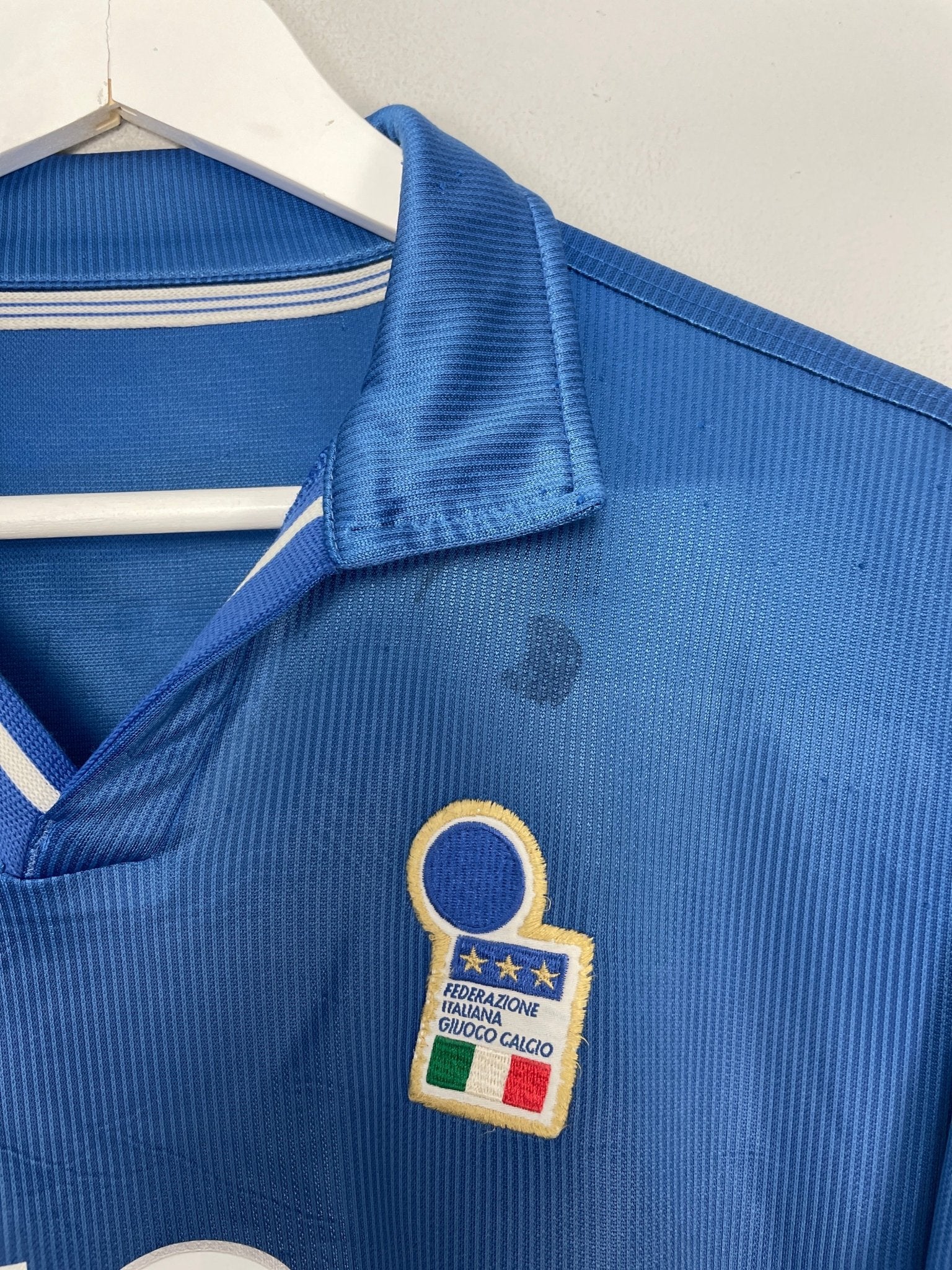 Shop 1997/98 ITALY DEL PIERO #10 HOME SHIRT (L) NIKE, classic football shirts, vintage football shirts & retro soccer jerseys at Cult Kits