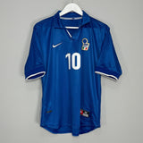 Shop 1997/98 ITALY DEL PIERO #10 HOME SHIRT (M) NIKE, classic football shirts, vintage football shirts & retro soccer jerseys at Cult Kits