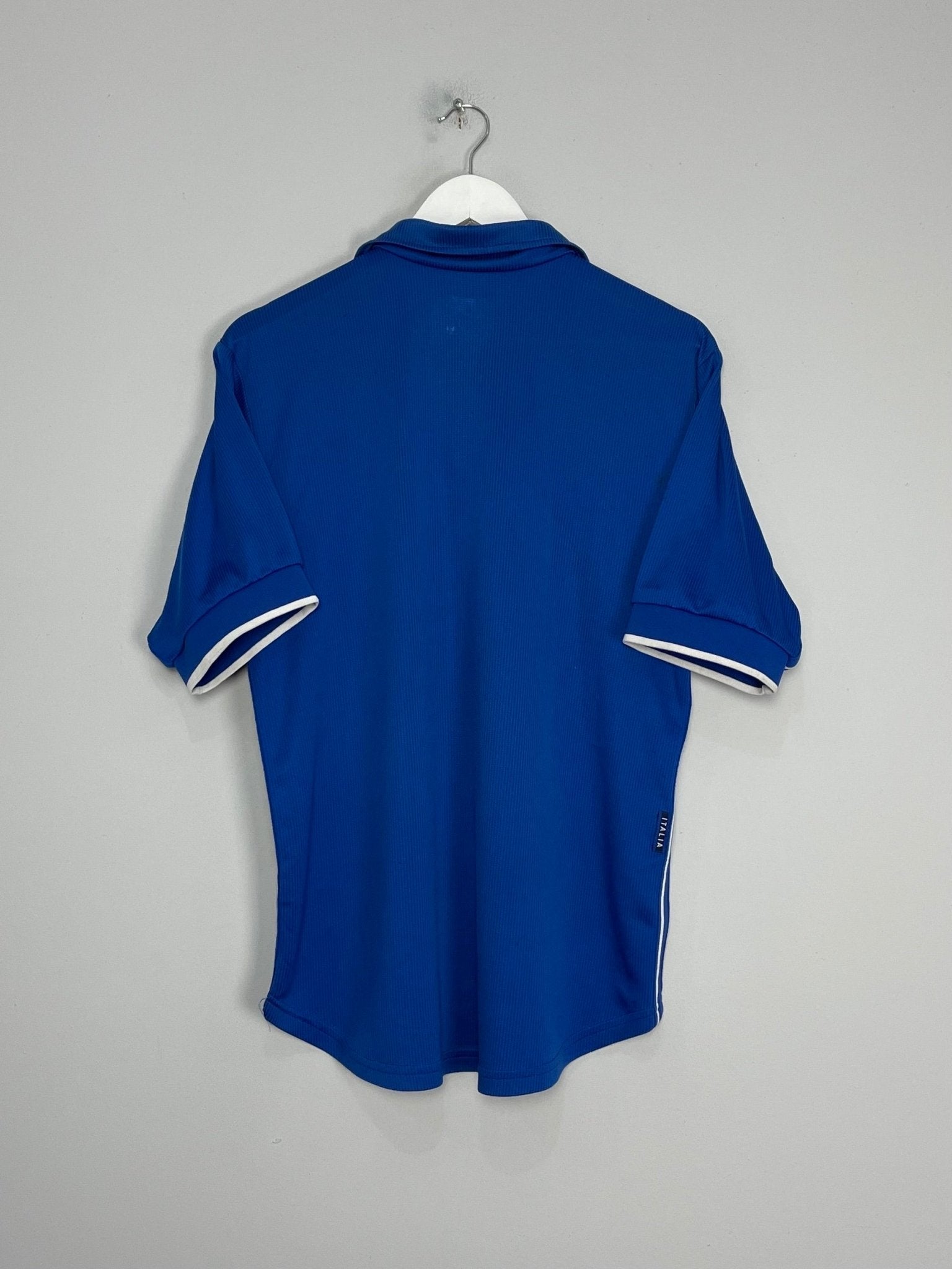 Shop 1997/98 ITALY HOME SHIRT (M) NIKE, classic football shirts, vintage football shirts & retro soccer jerseys at Cult Kits