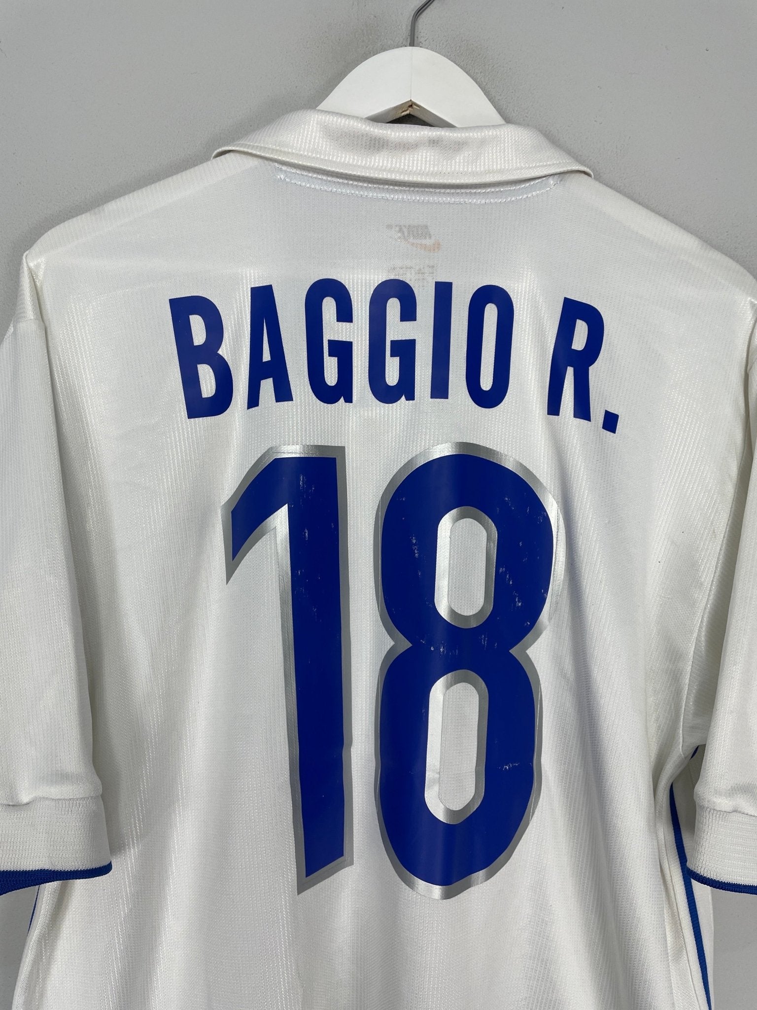Shop 1997/98 ITALY R.BAGGIO #18 AWAY SHIRT (L) NIKE, classic football shirts, vintage football shirts & retro soccer jerseys at Cult Kits