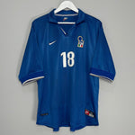 Shop 1997/98 ITALY R.BAGGIO #18 HOME SHIRT (XL) NIKE, classic football shirts, vintage football shirts & retro soccer jerseys at Cult Kits