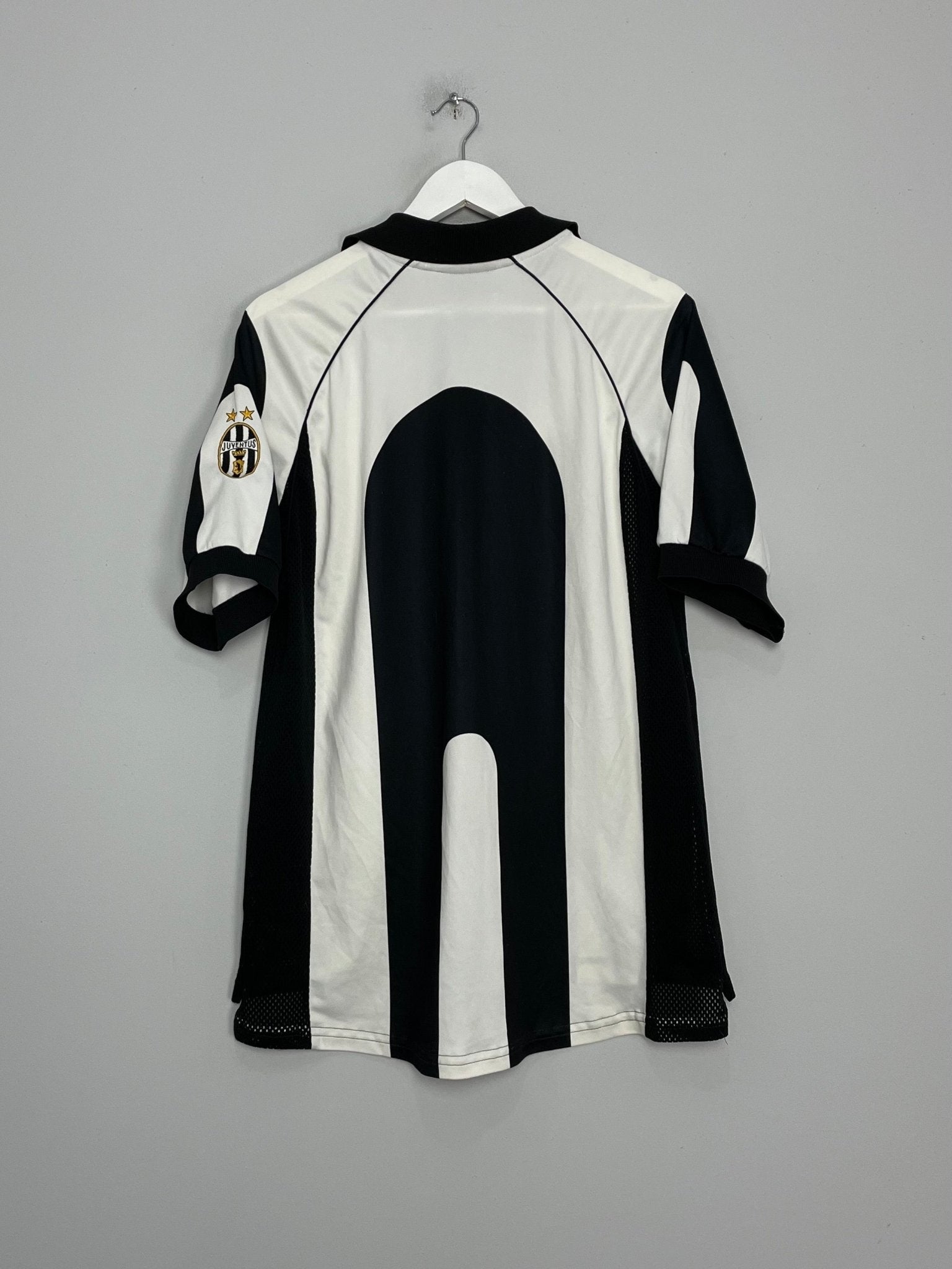 Shop 1997/98 JUVENTUS HOME SHIRT (L) KAPPA, classic football shirts, vintage football shirts & retro soccer jerseys at Cult Kits