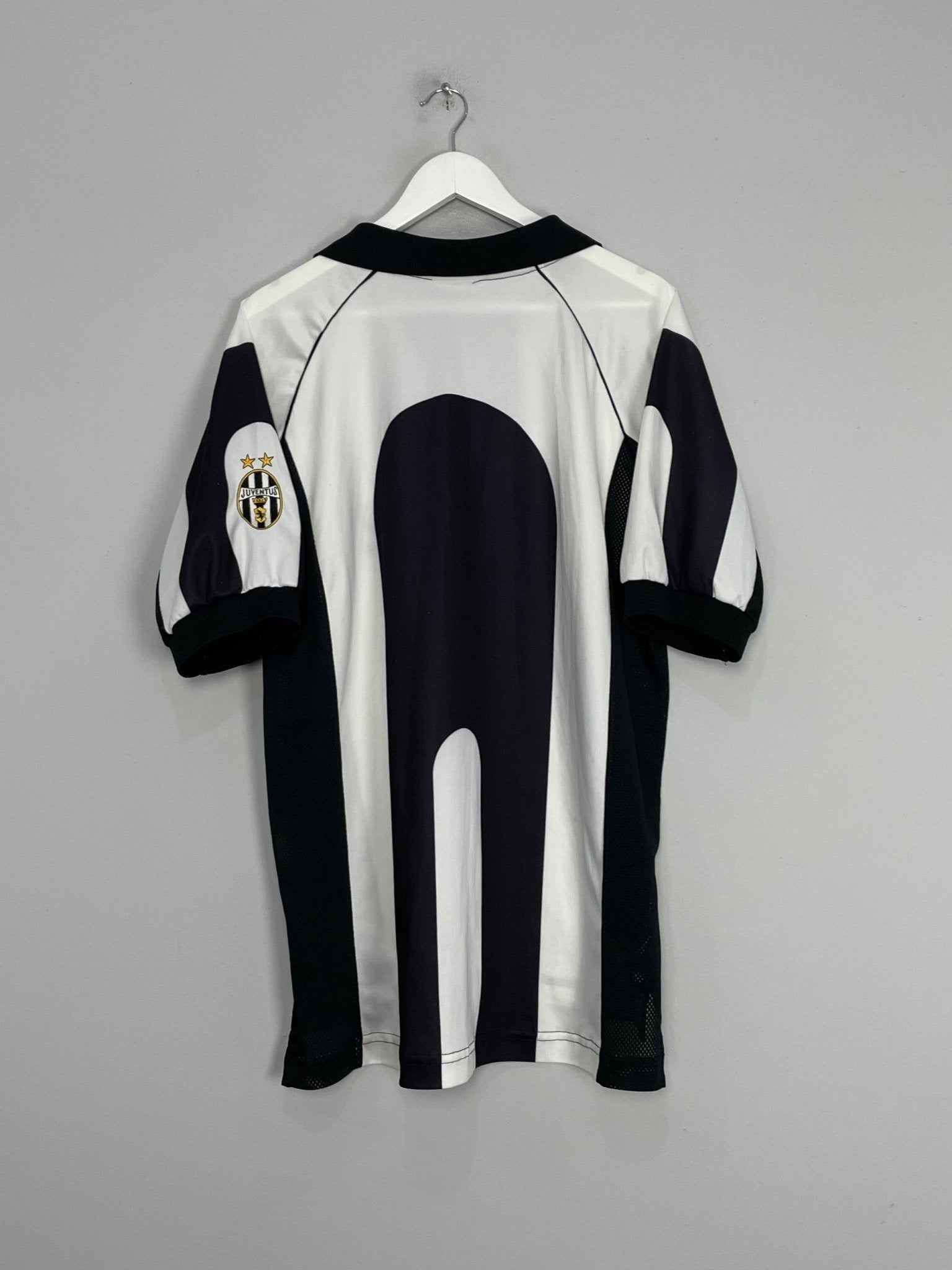 Shop 1997/98 JUVENTUS HOME SHIRT (L) KAPPA, classic football shirts, vintage football shirts & retro soccer jerseys at Cult Kits