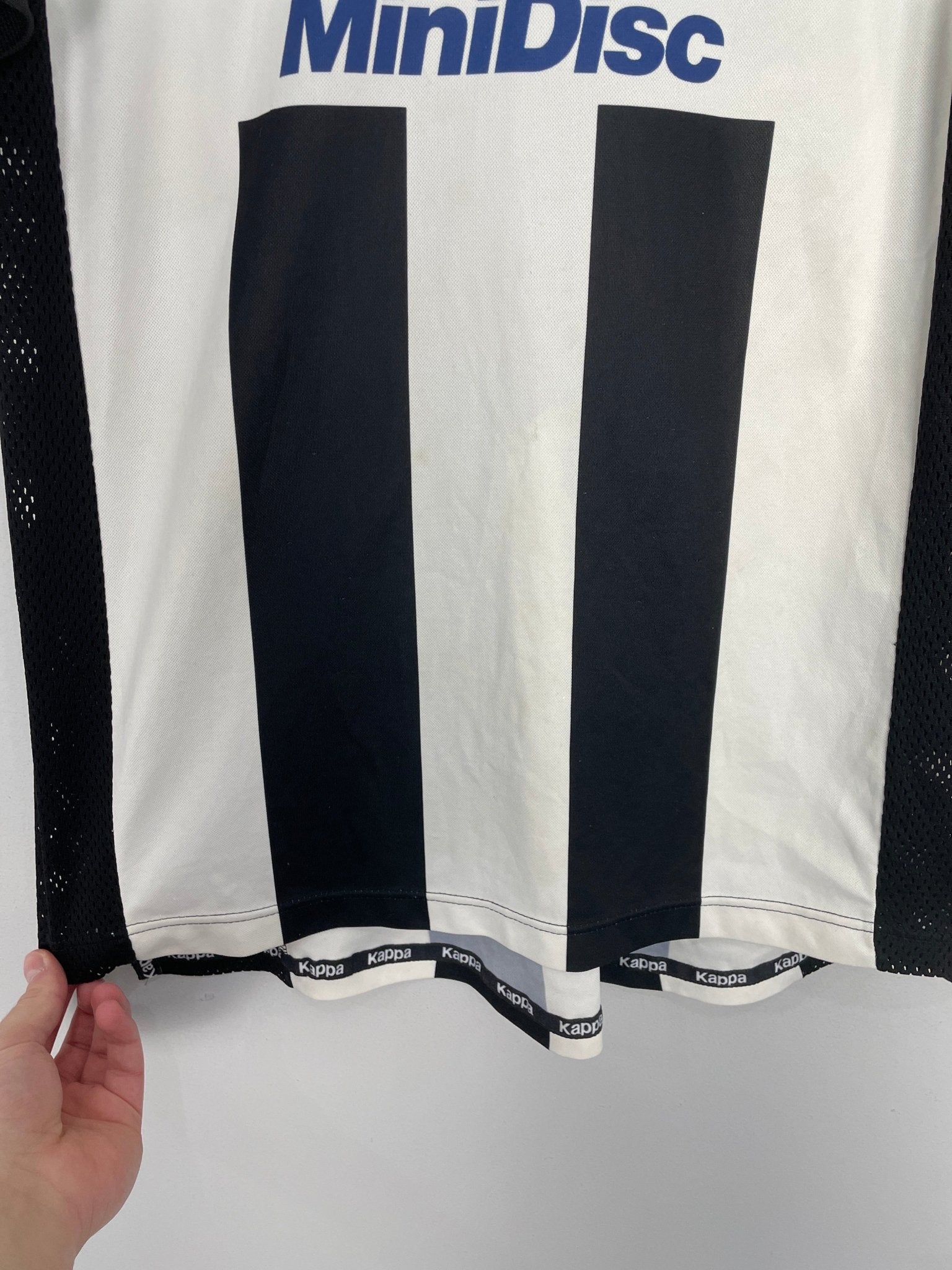 Shop 1997/98 JUVENTUS HOME SHIRT (L) KAPPA, classic football shirts, vintage football shirts & retro soccer jerseys at Cult Kits
