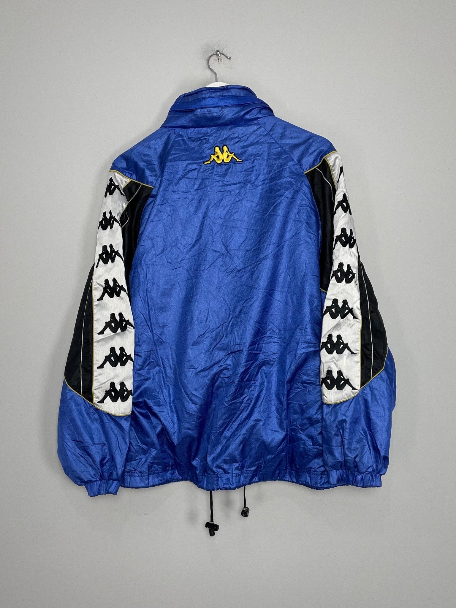 Shop 1997/98 JUVENTUS TRAINING JACKET (M) KAPPA, classic football shirts, vintage football shirts & retro soccer jerseys at Cult Kits
