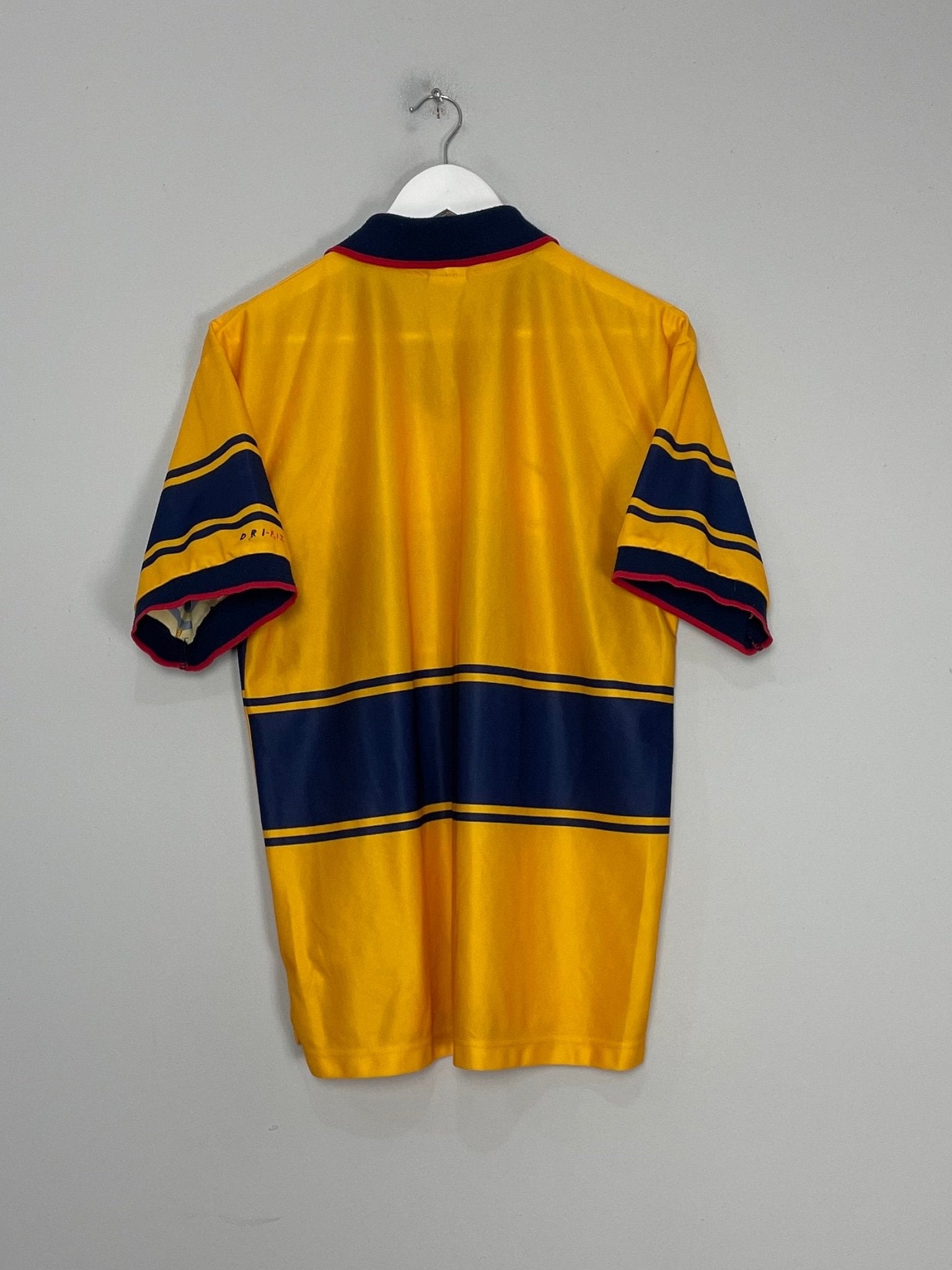 Shop 1997/99 ARSENAL AWAY SHIRT (M) NIKE, classic football shirts, vintage football shirts & retro soccer jerseys at Cult Kits