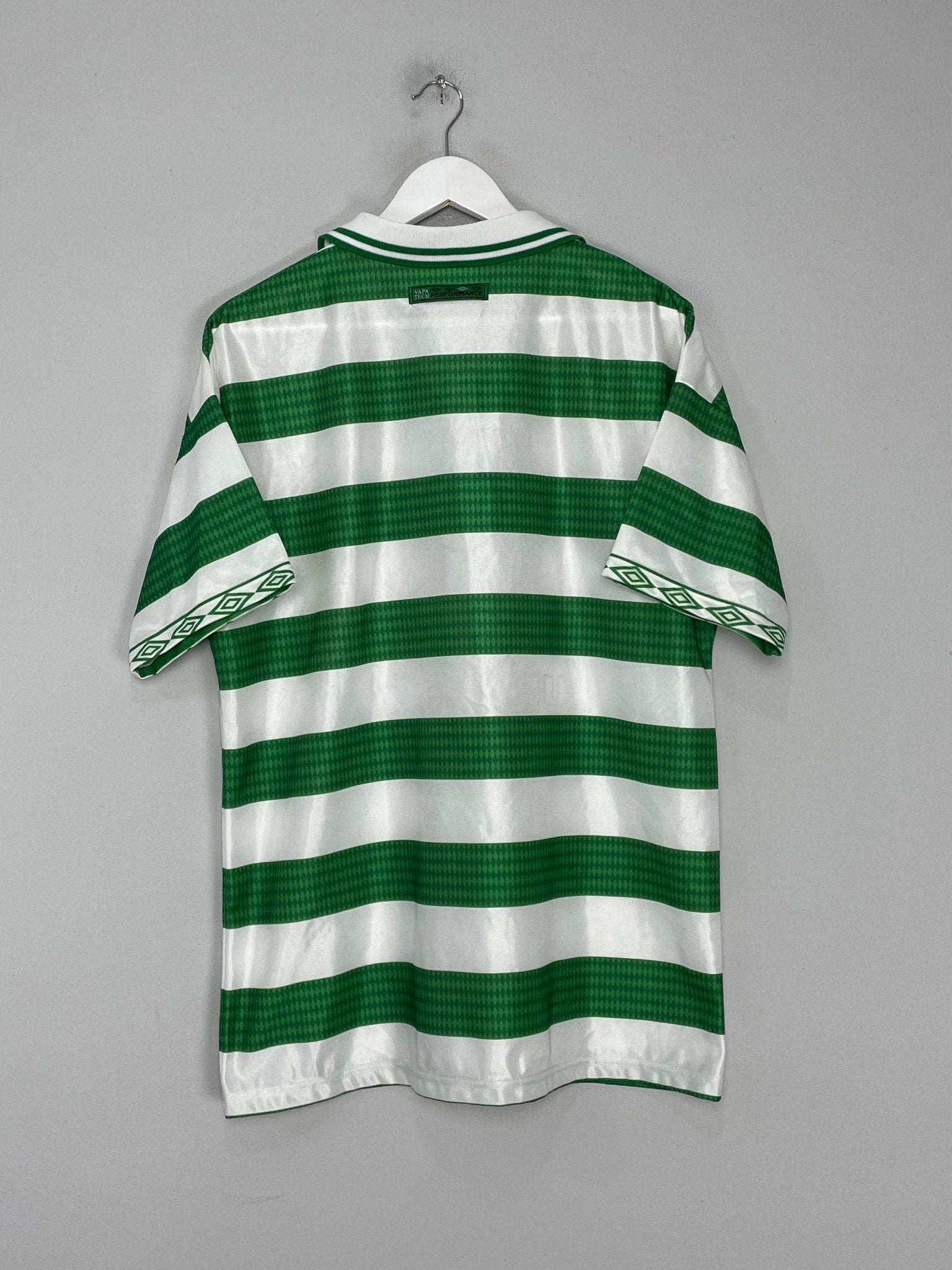 Shop 1997/99 CELTIC HOME SHIRT (L) UMBRO, classic football shirts, vintage football shirts & retro soccer jerseys at Cult Kits