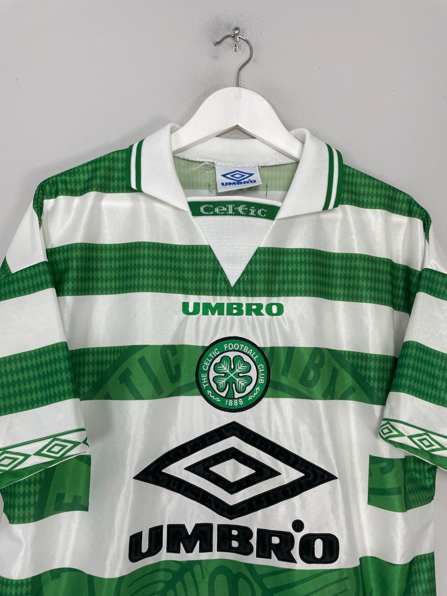 Shop 1997/99 CELTIC HOME SHIRT (L) UMBRO, classic football shirts, vintage football shirts & retro soccer jerseys at Cult Kits