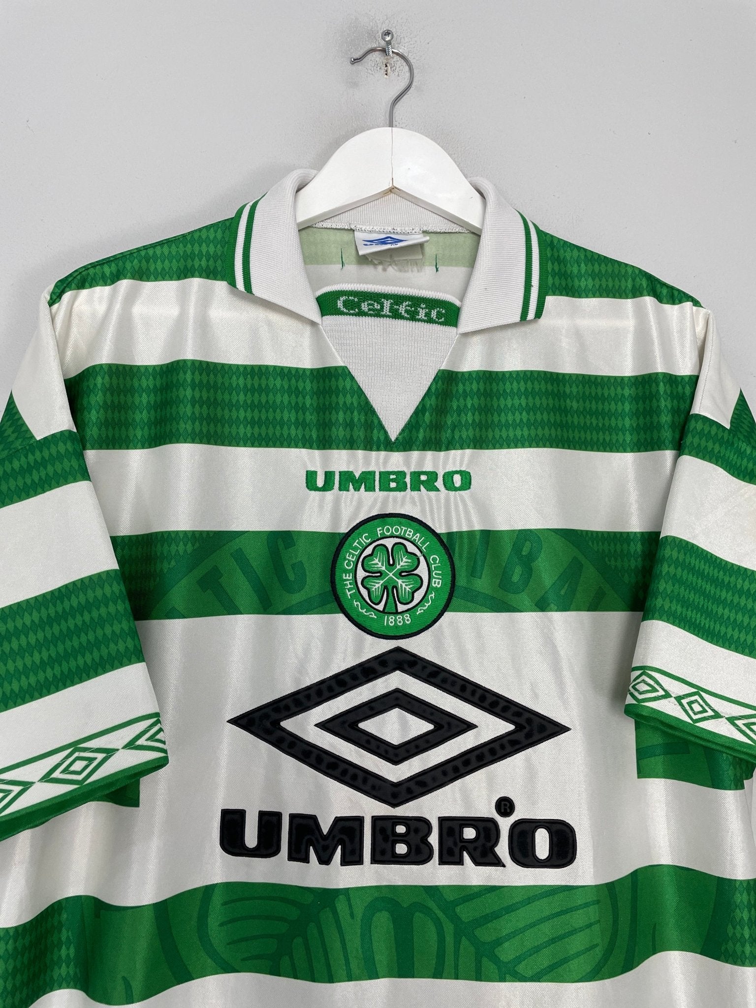 Shop 1997/99 CELTIC HOME SHIRT (XL) UMBRO, classic football shirts, vintage football shirts & retro soccer jerseys at Cult Kits