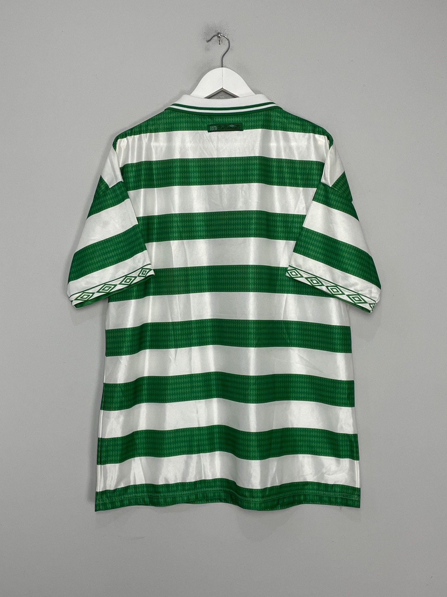 Shop 1997/99 CELTIC HOME SHIRT (XL) UMBRO, classic football shirts, vintage football shirts & retro soccer jerseys at Cult Kits
