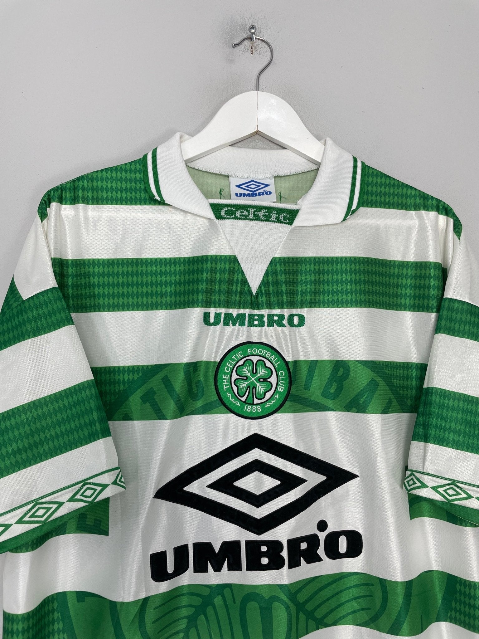 Shop 1997/99 CELTIC HOME SHIRT (XL) UMBRO, classic football shirts, vintage football shirts & retro soccer jerseys at Cult Kits