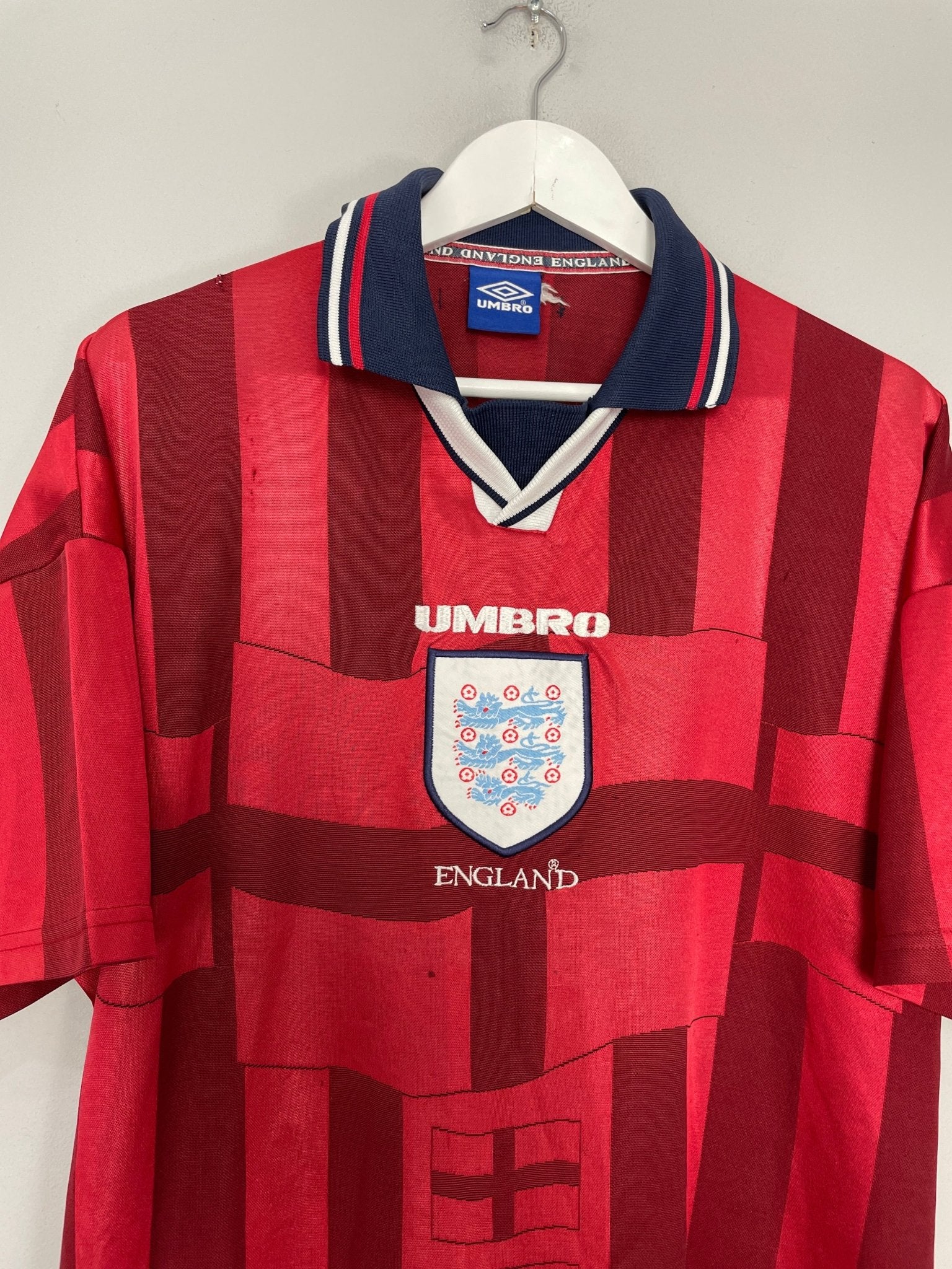 Shop 1997/99 ENGLAND AWAY SHIRT (XL) UMBRO, classic football shirts, vintage football shirts & retro soccer jerseys at Cult Kits