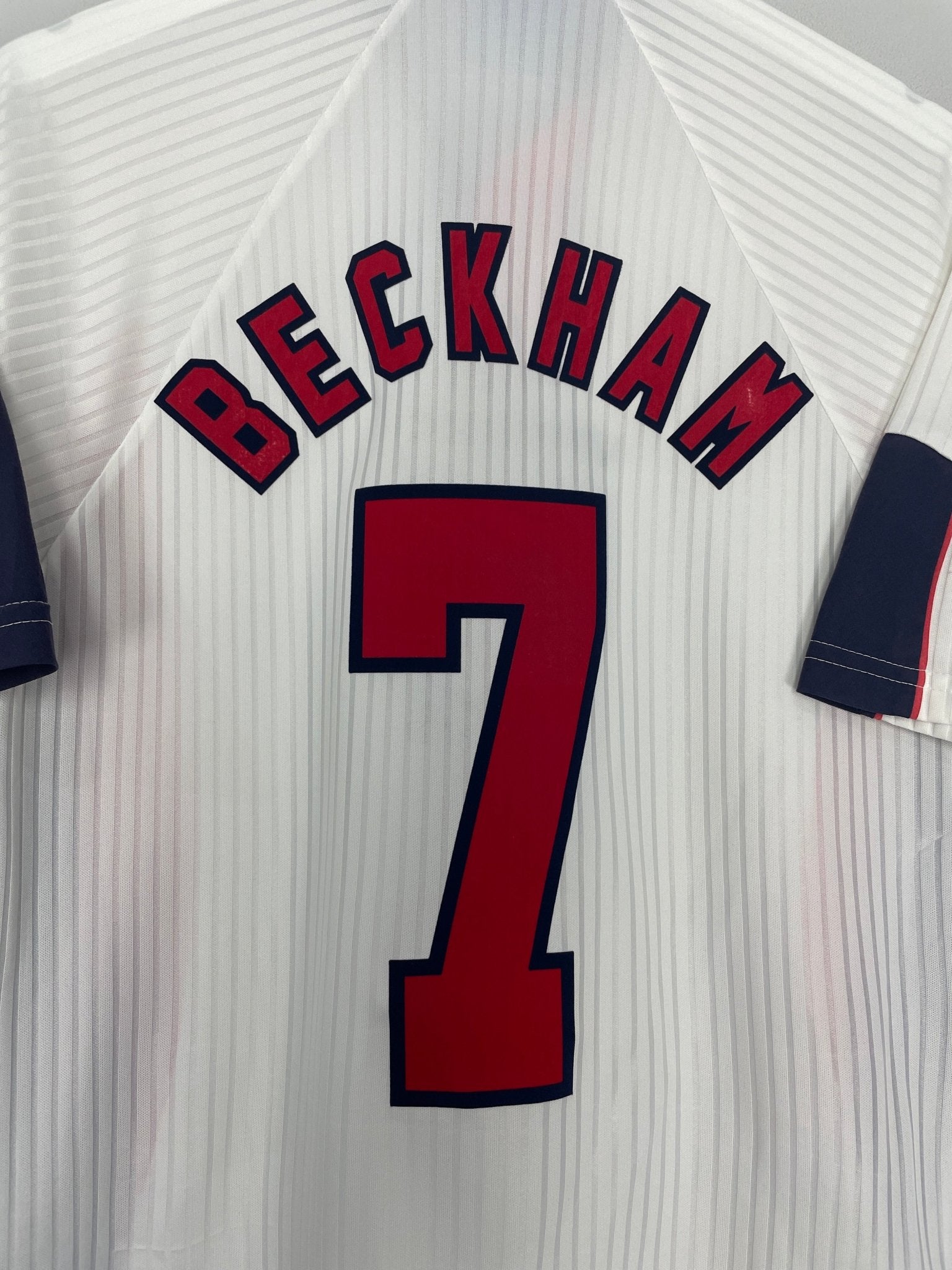 Shop 1997/99 ENGLAND BECKHAM #7 HOME SHIRT (M) UMBRO, classic football shirts, vintage football shirts & retro soccer jerseys at Cult Kits