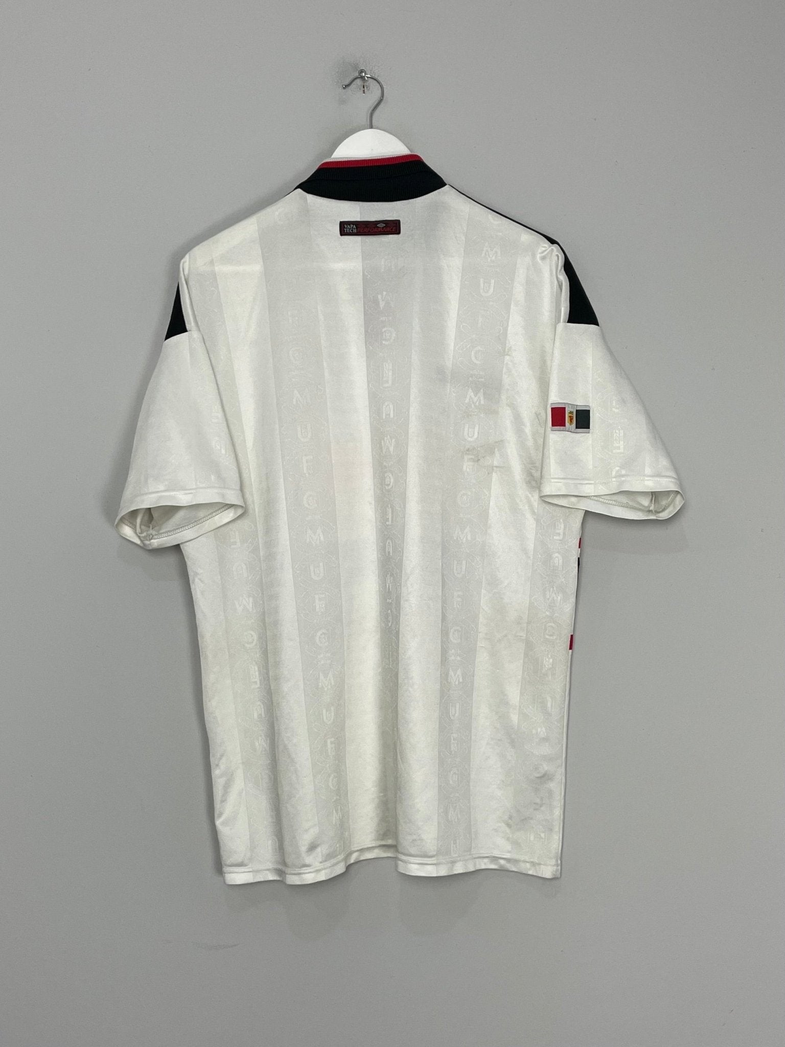 Shop 1997/99 MANCHESTER UNITED AWAY SHIRT (XL) UMBRO, classic football shirts, vintage football shirts & retro soccer jerseys at Cult Kits