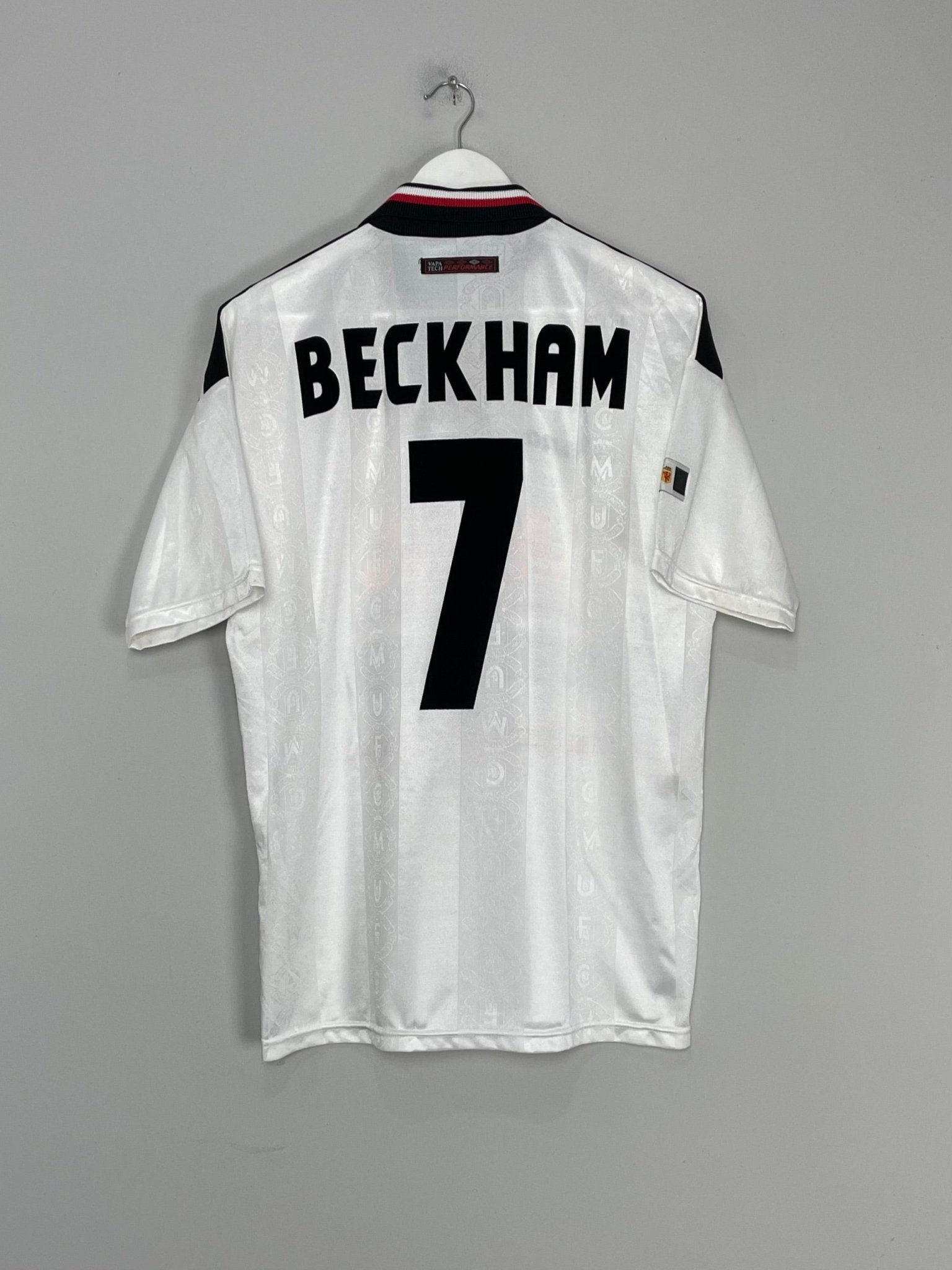 Shop 1997/99 MANCHESTER UNITED BECKHAM #7 AWAY SHIRT (L) UMBRO, classic football shirts, vintage football shirts & retro soccer jerseys at Cult Kits
