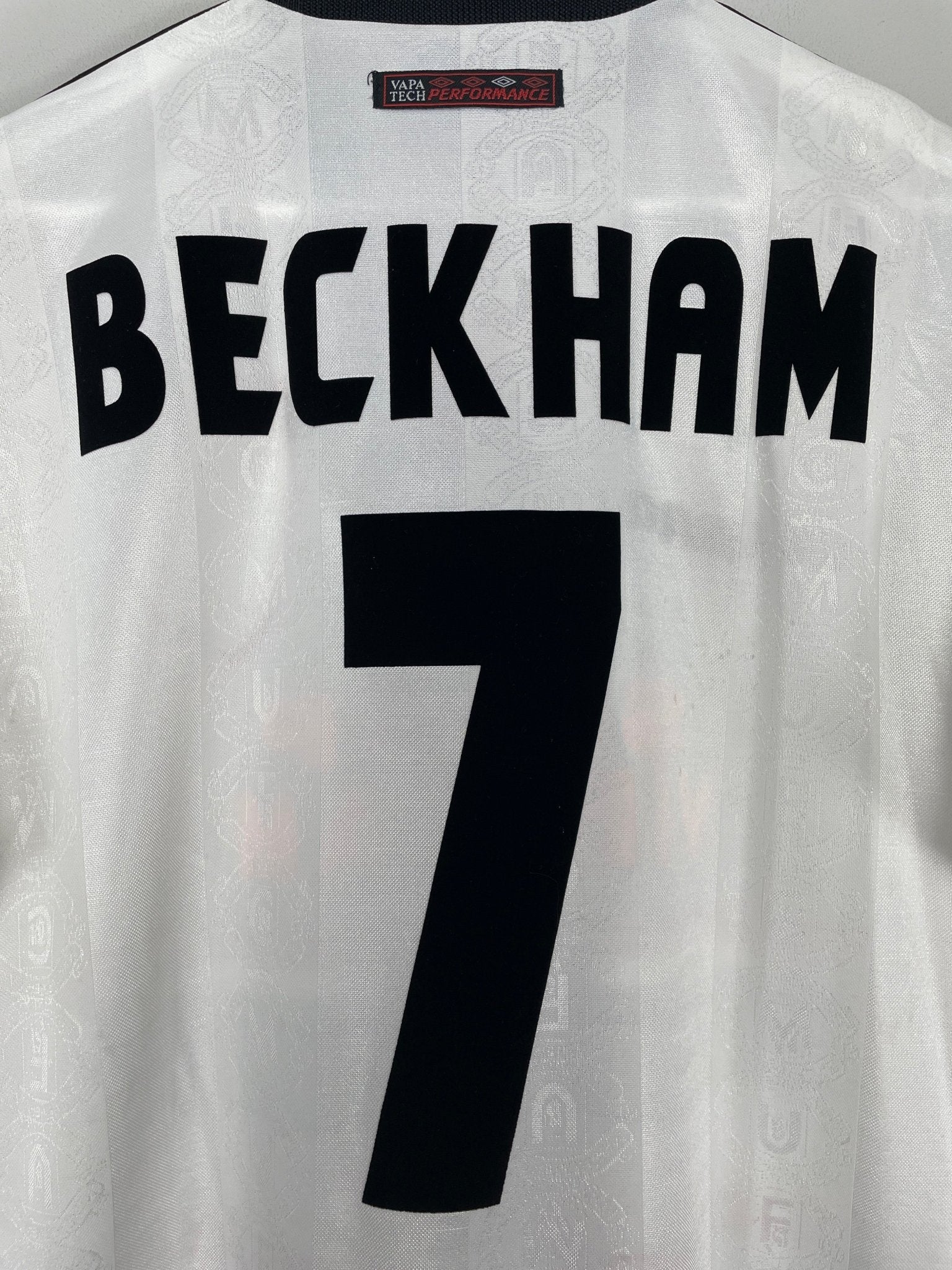 Shop 1997/99 MANCHESTER UNITED BECKHAM #7 AWAY SHIRT (L) UMBRO, classic football shirts, vintage football shirts & retro soccer jerseys at Cult Kits