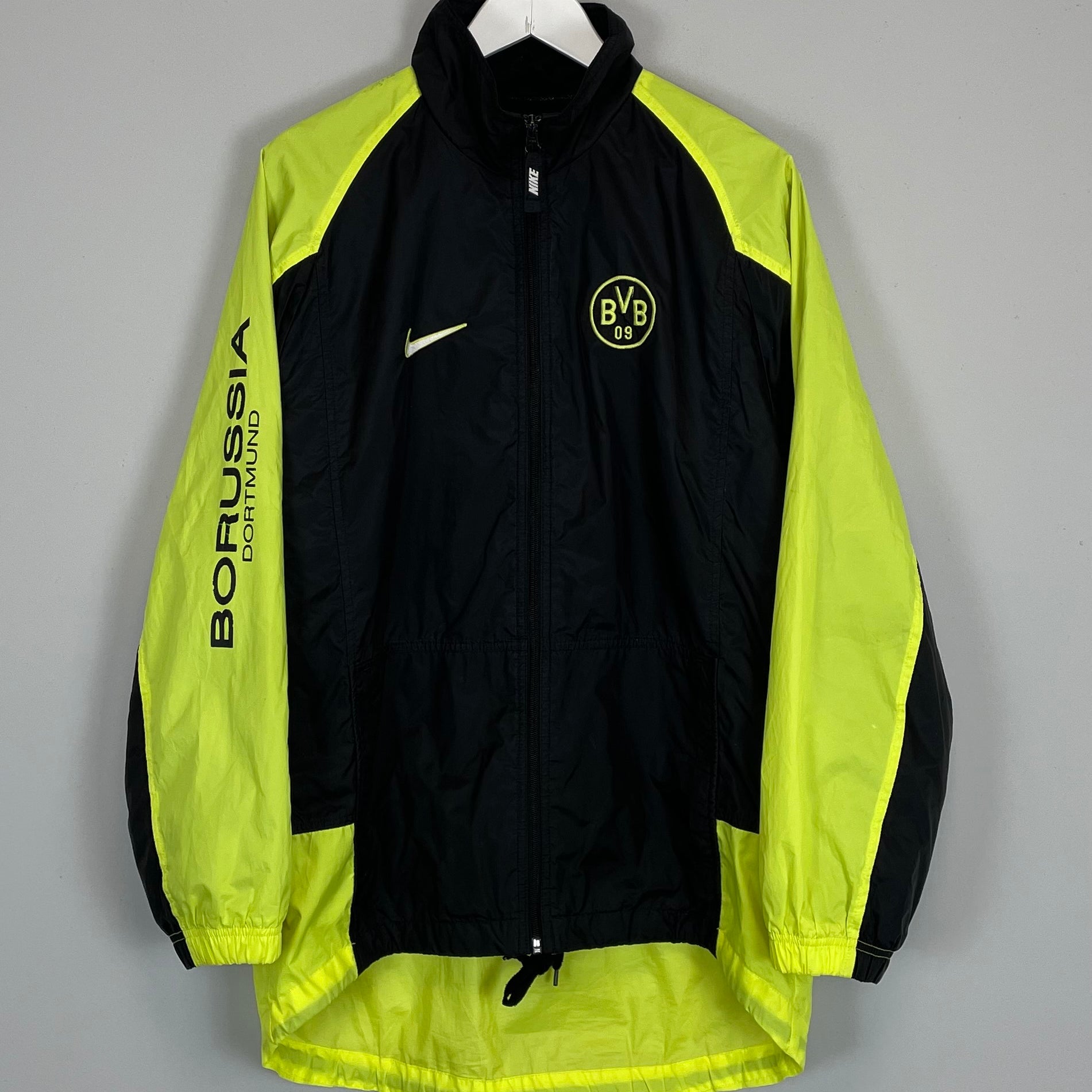 Shop 1997/98 DORTMUND TRAINING JACKET (M) NIKE, classic football shirts, vintage football shirts & retro soccer jerseys at Cult Kits