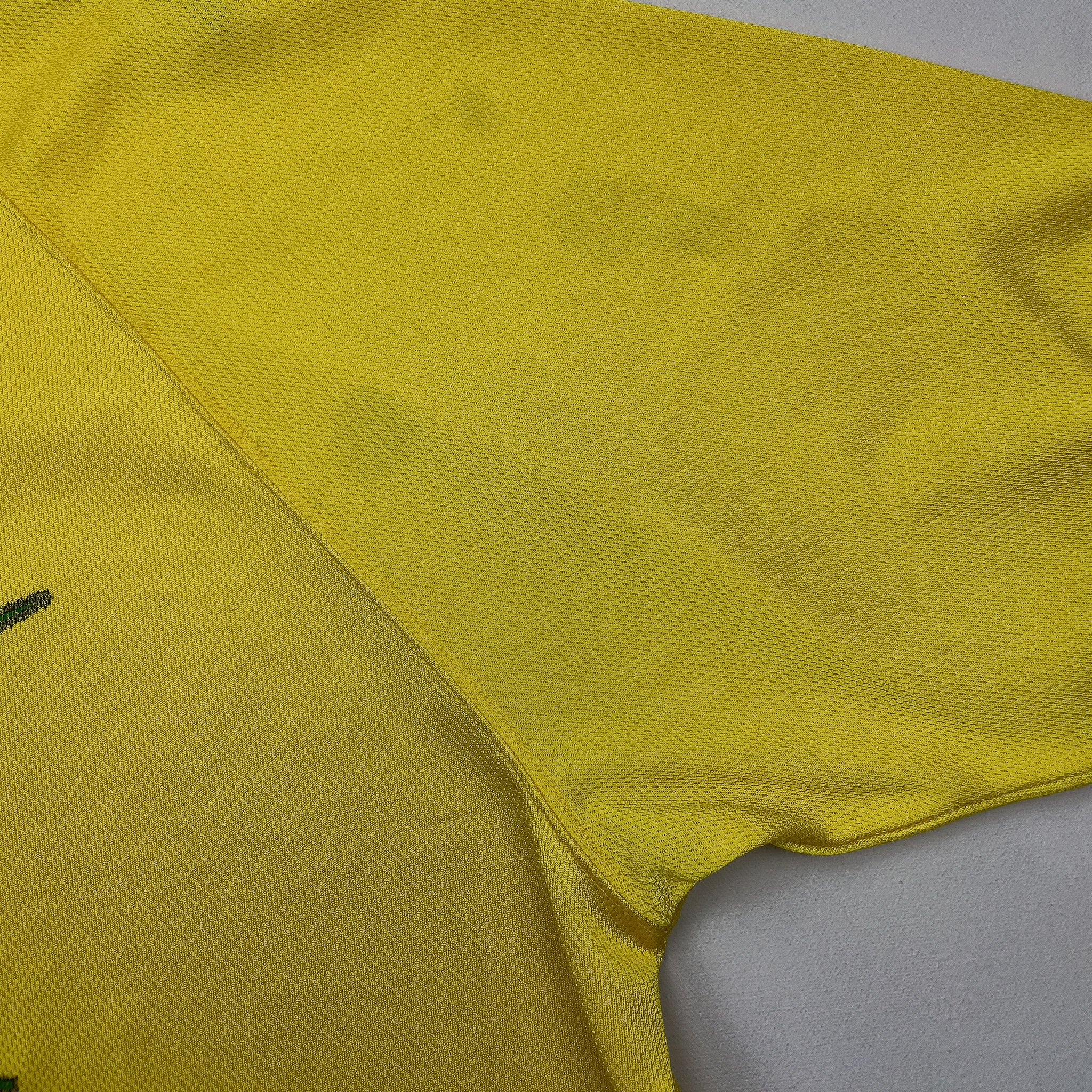 Buy 1998 Brazil Training Shirt (XL) Nike ~ Free worldwide shipping available ~ Authentic Vintage Football Shirts from Cult Kits
