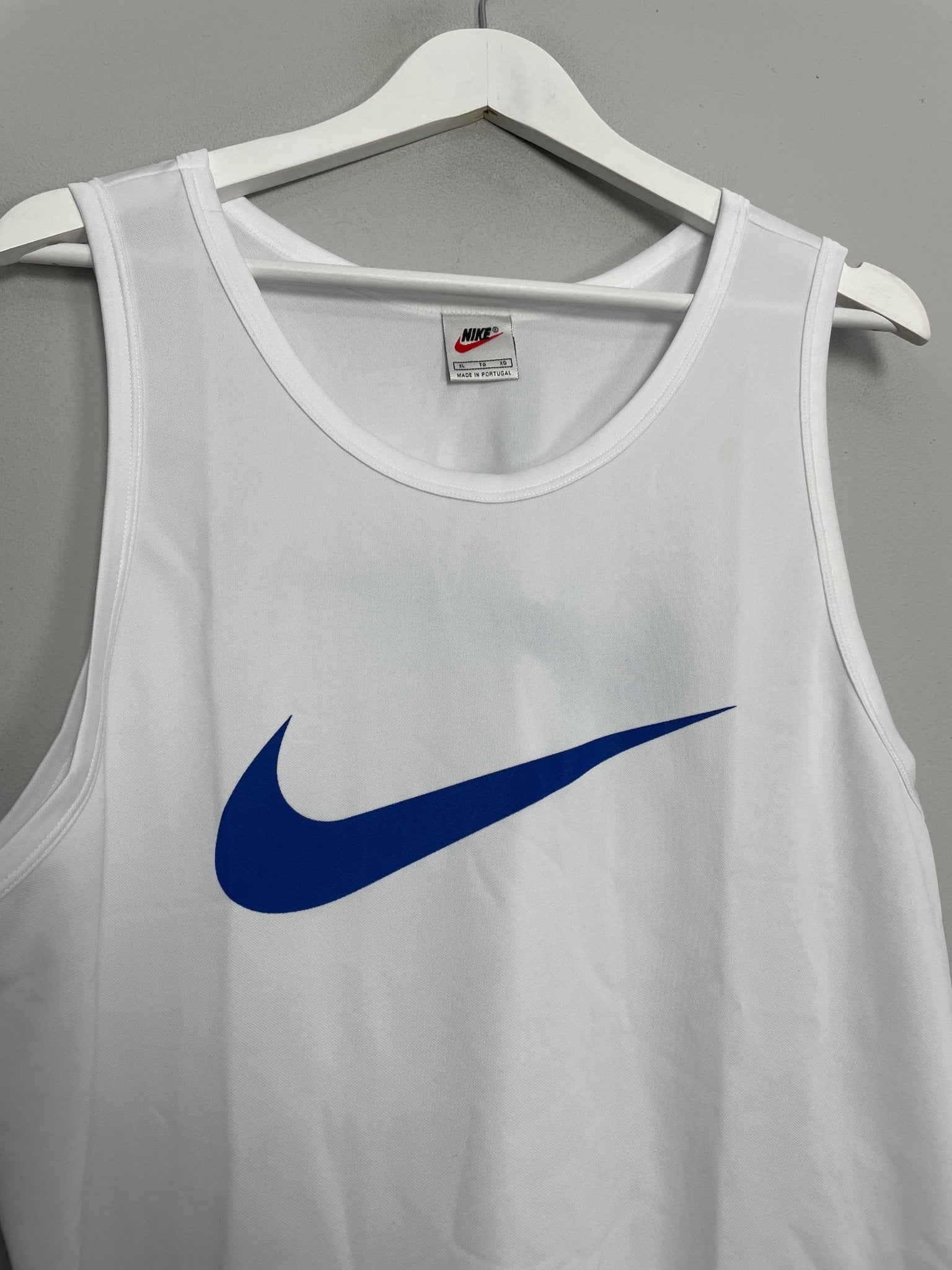 Shop 1998 NIKE TRAINING VEST (XL), classic football shirts, vintage football shirts & retro soccer jerseys at Cult Kits