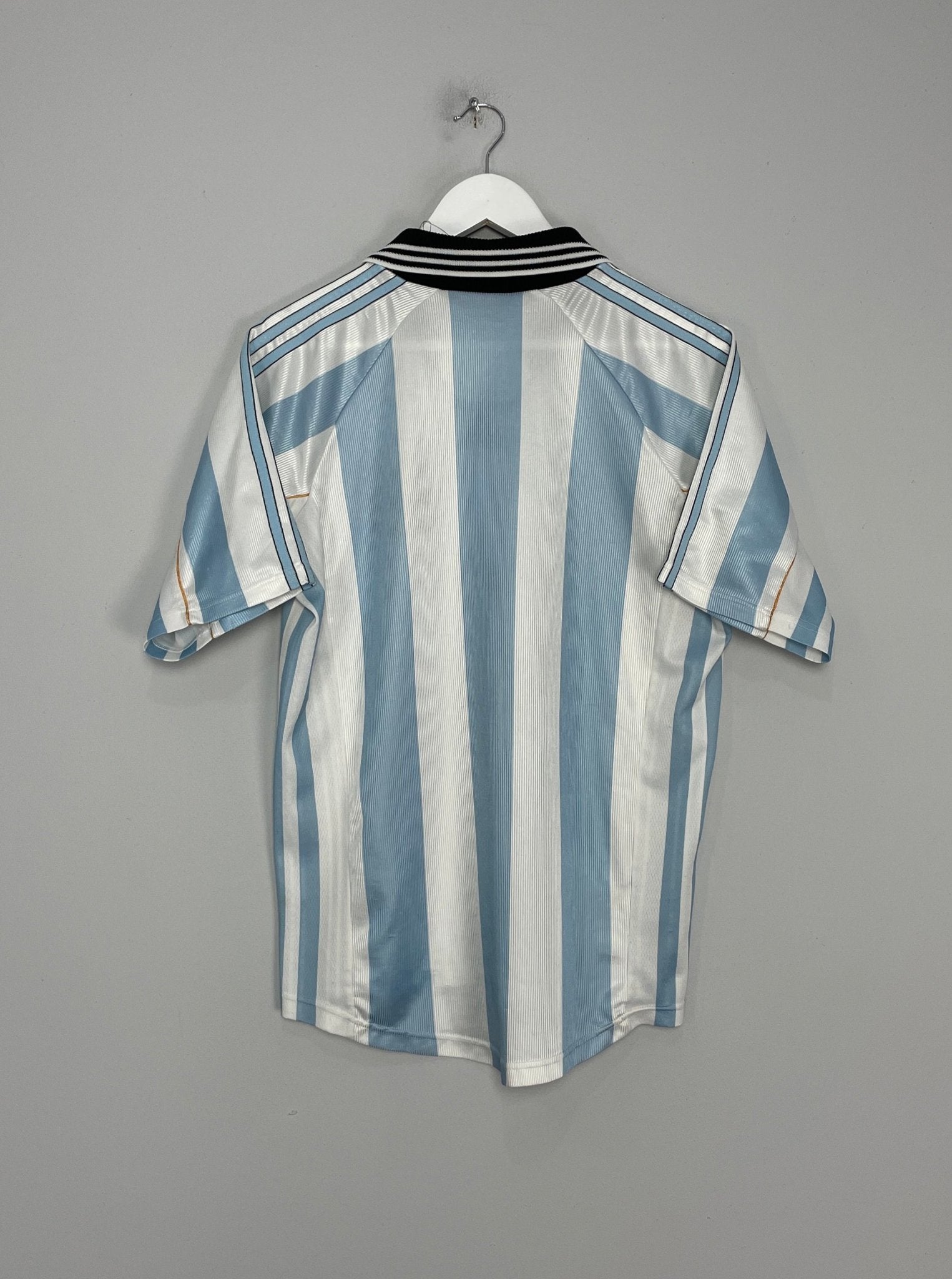 Shop 1998/00 ARGENTINA HOME SHIRT (M) ADIDAS, classic football shirts, vintage football shirts & retro soccer jerseys at Cult Kits