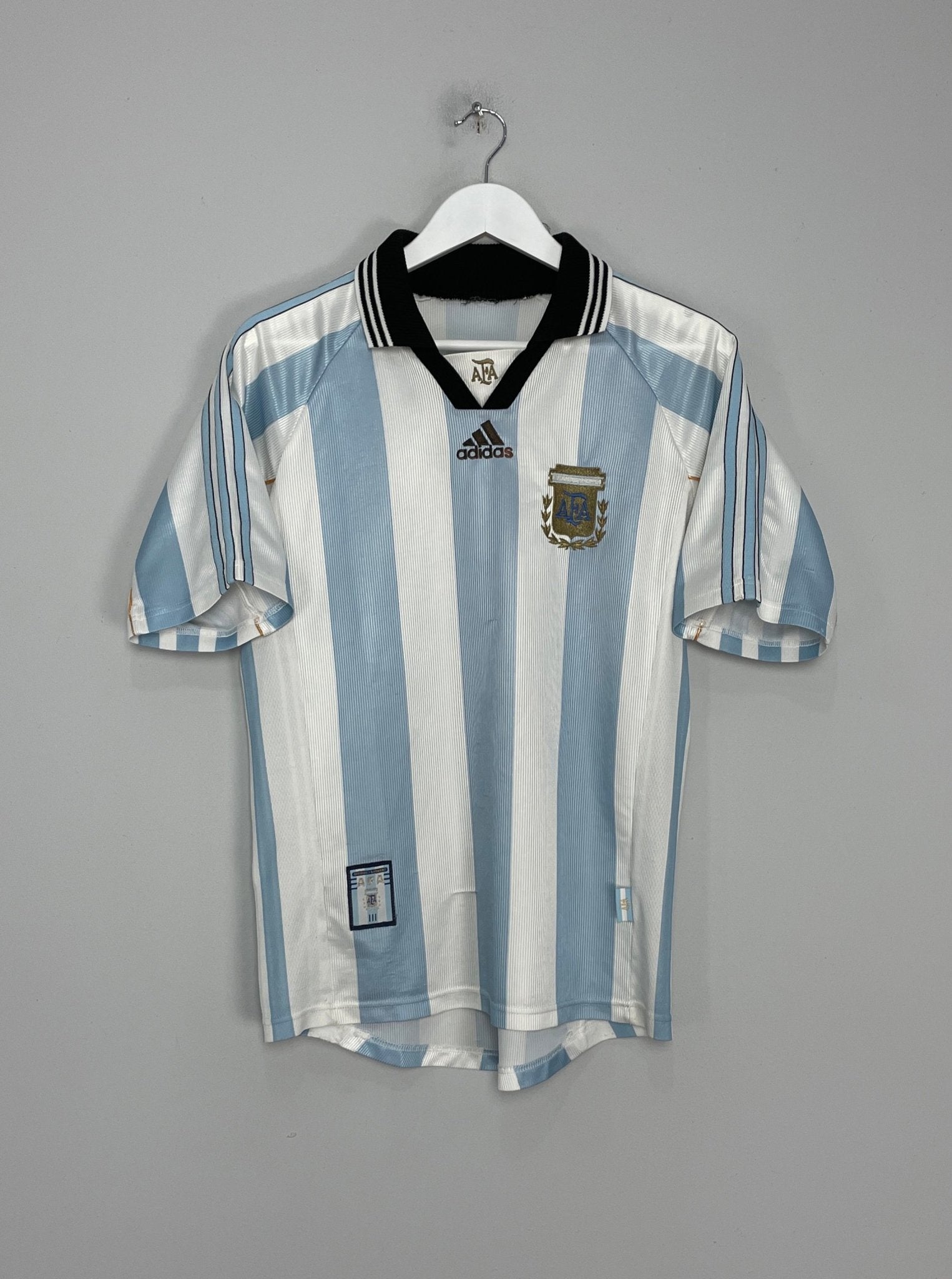 Shop 1998/00 ARGENTINA HOME SHIRT (M) ADIDAS, classic football shirts, vintage football shirts & retro soccer jerseys at Cult Kits