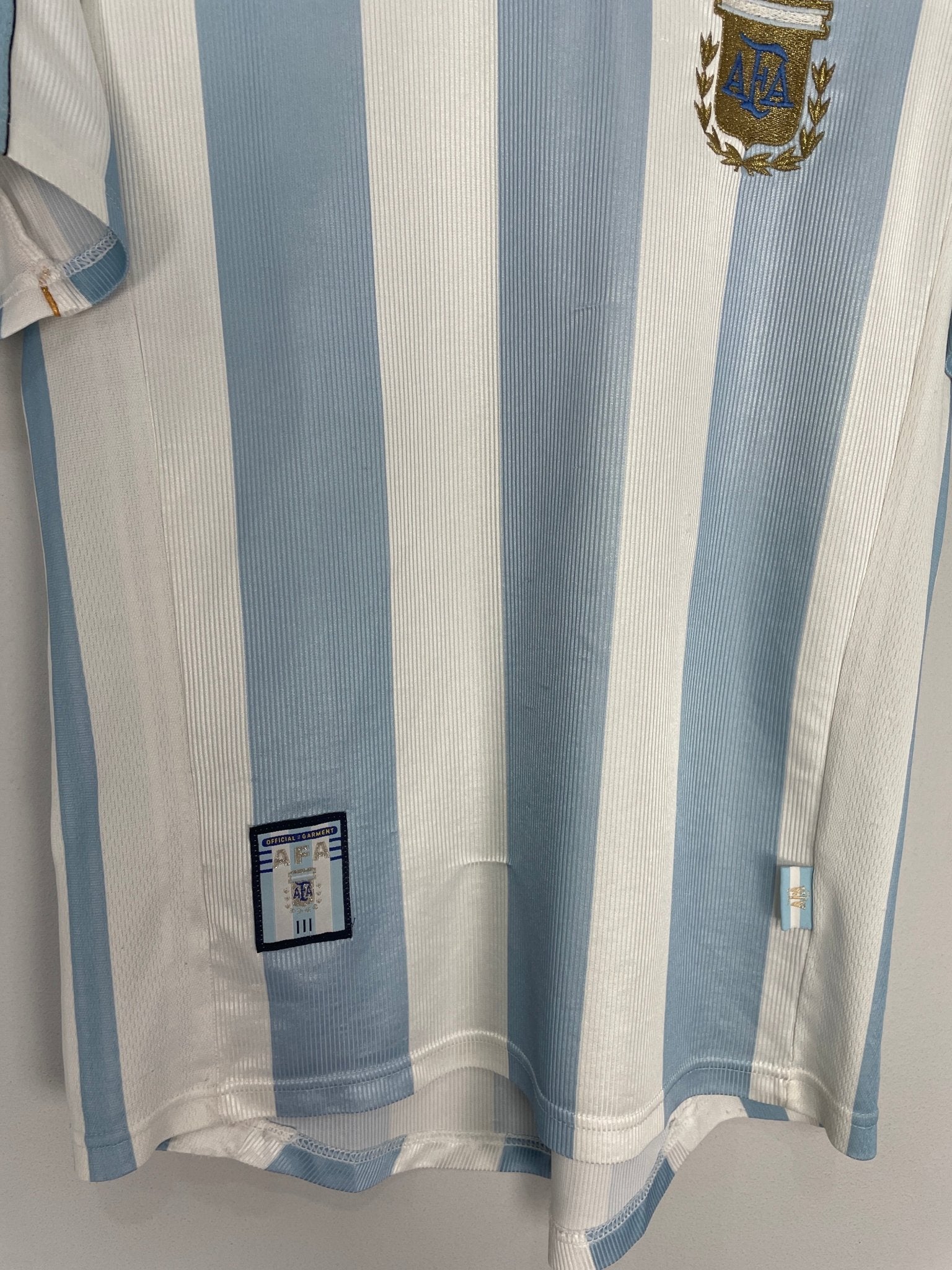 Shop 1998/00 ARGENTINA HOME SHIRT (M) ADIDAS, classic football shirts, vintage football shirts & retro soccer jerseys at Cult Kits