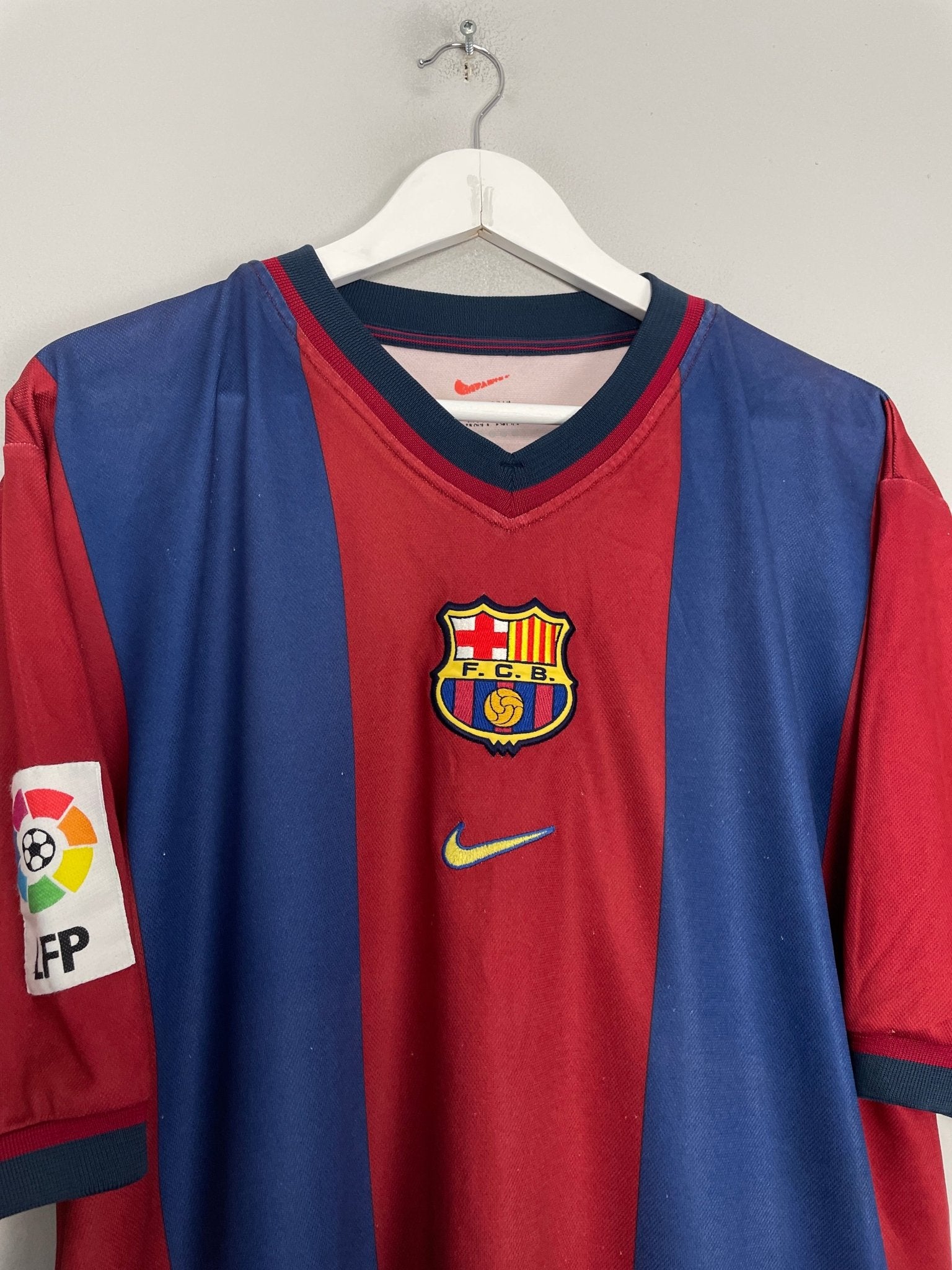 Shop 1998/00 BARCELONA GUARDIOLA #4 HOME SHIRT (L) NIKE, classic football shirts, vintage football shirts & retro soccer jerseys at Cult Kits