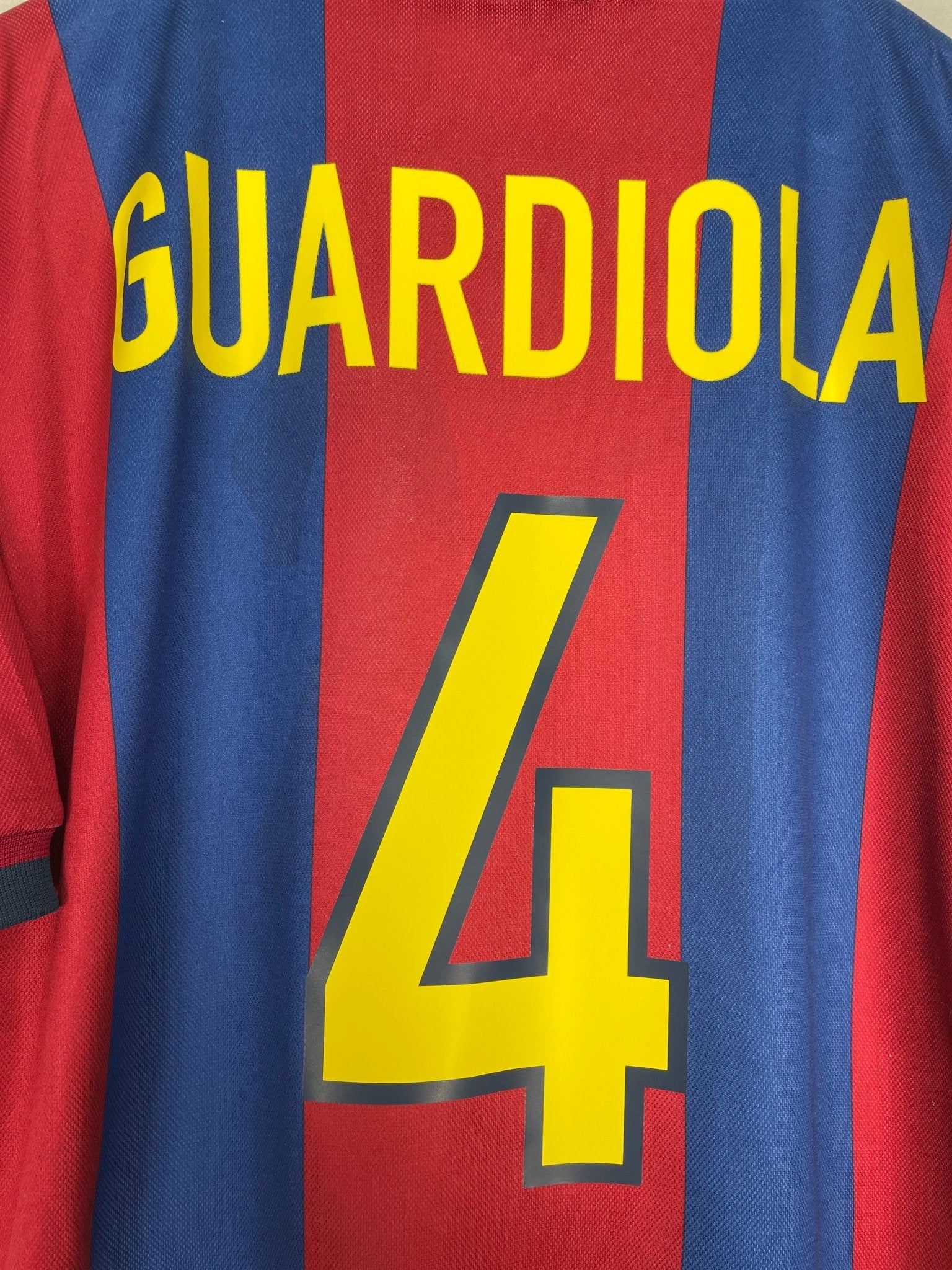 Shop 1998/00 BARCELONA GUARDIOLA #4 HOME SHIRT (M) NIKE, classic football shirts, vintage football shirts & retro soccer jerseys at Cult Kits