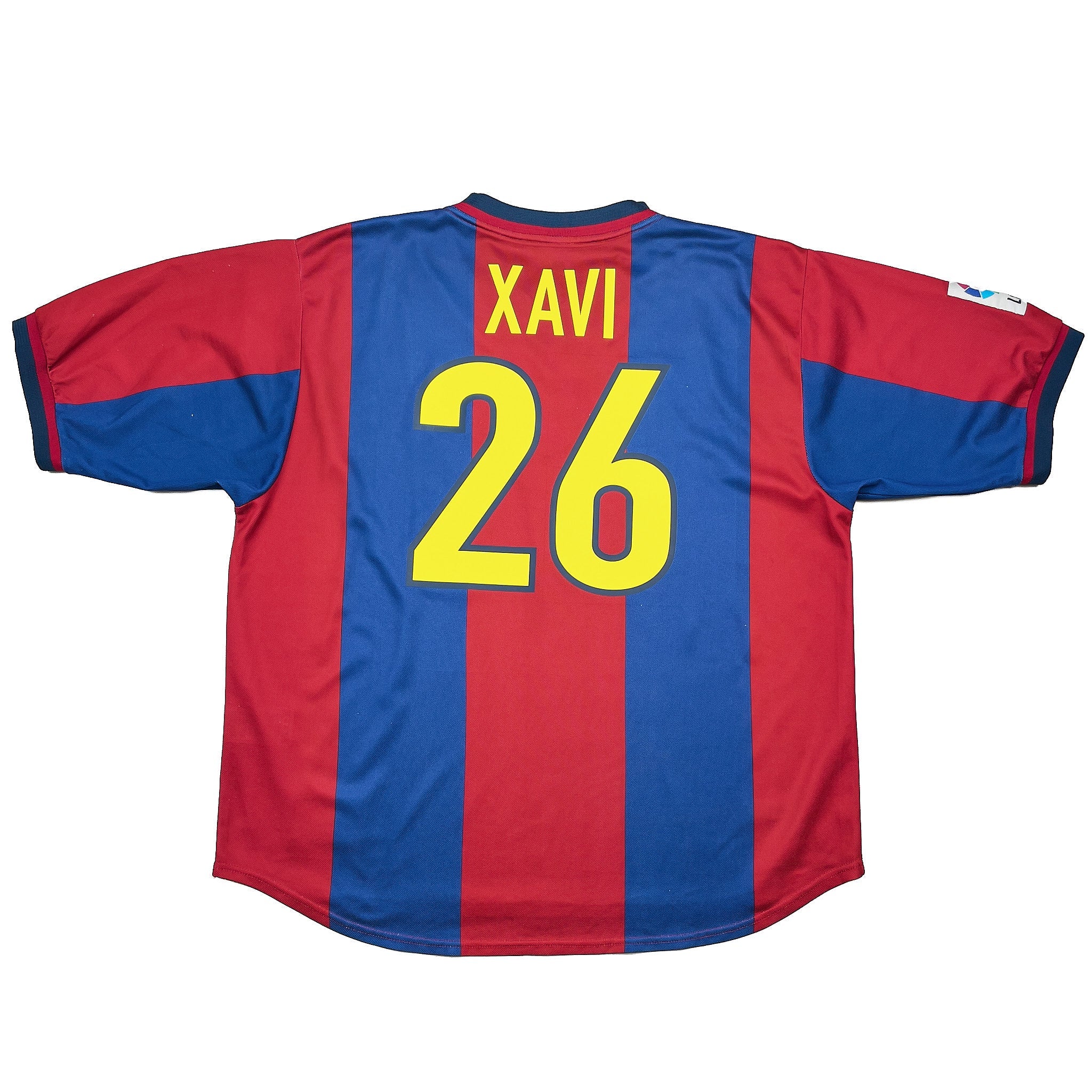 Buy 1998/00 Barcelona Xavi 26 Home Shirt (XXL) Nike ~ Free worldwide shipping available ~ Authentic Vintage Football Shirts from Cult Kits
