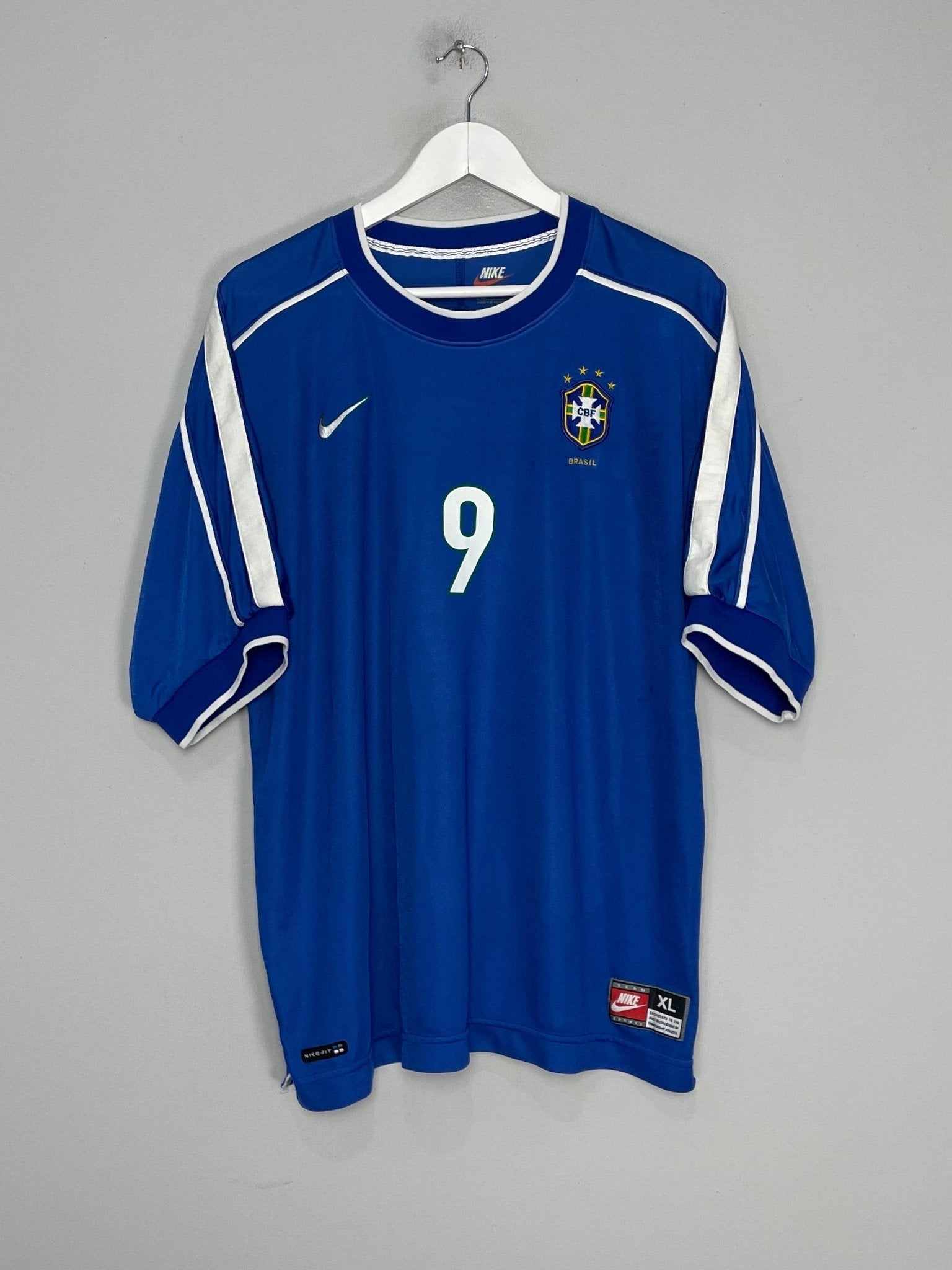 Shop 1998/00 BRAZIL RONALDO #9 AWAY SHIRT (XL) NIKE, classic football shirts, vintage football shirts & retro soccer jerseys at Cult Kits