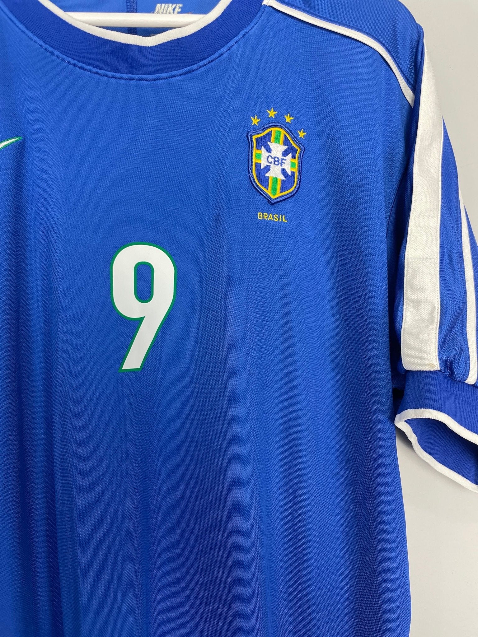 Shop 1998/00 BRAZIL RONALDO #9 AWAY SHIRT (XL) NIKE, classic football shirts, vintage football shirts & retro soccer jerseys at Cult Kits