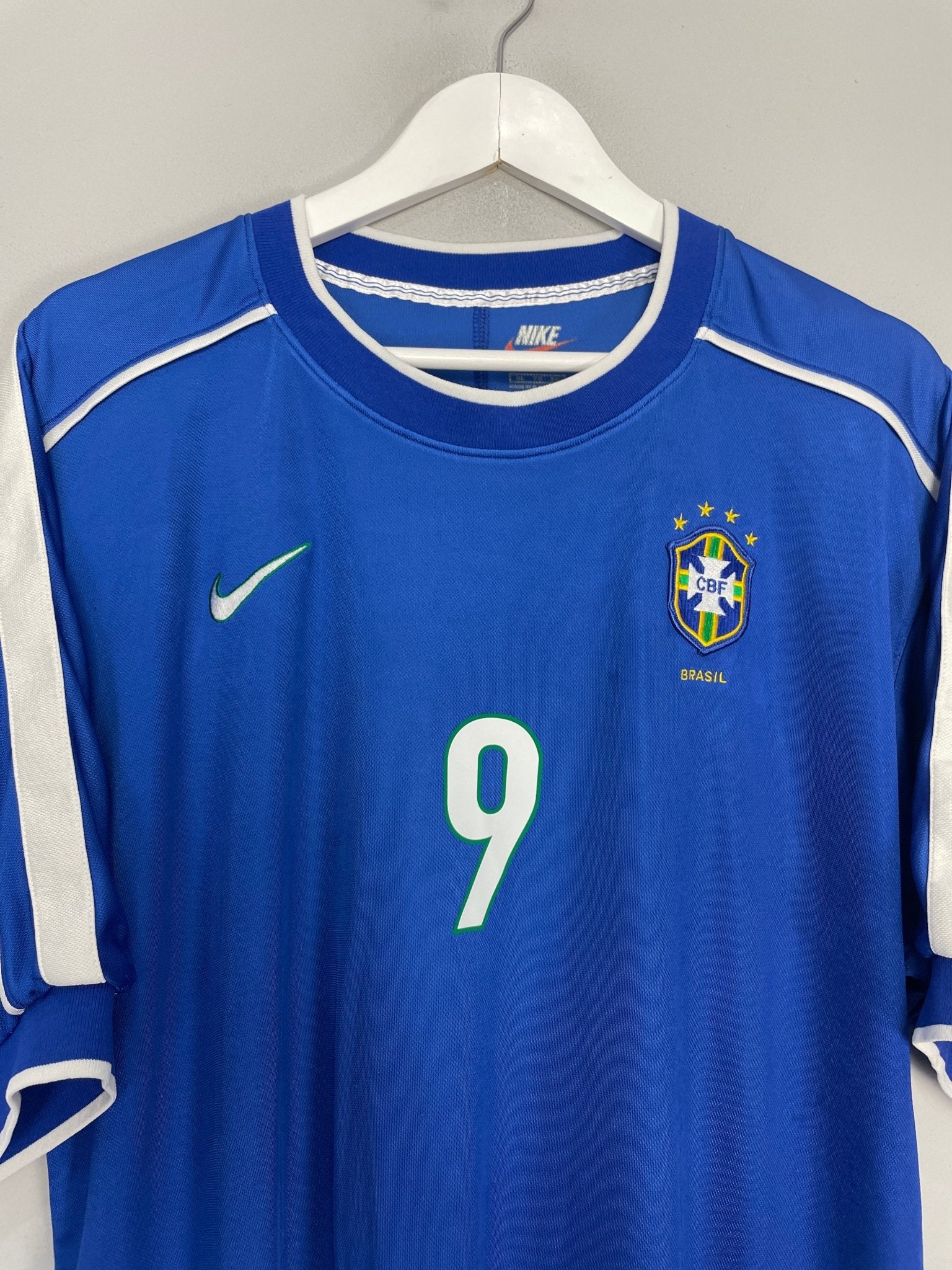 Shop 1998/00 BRAZIL RONALDO #9 AWAY SHIRT (XL) NIKE, classic football shirts, vintage football shirts & retro soccer jerseys at Cult Kits