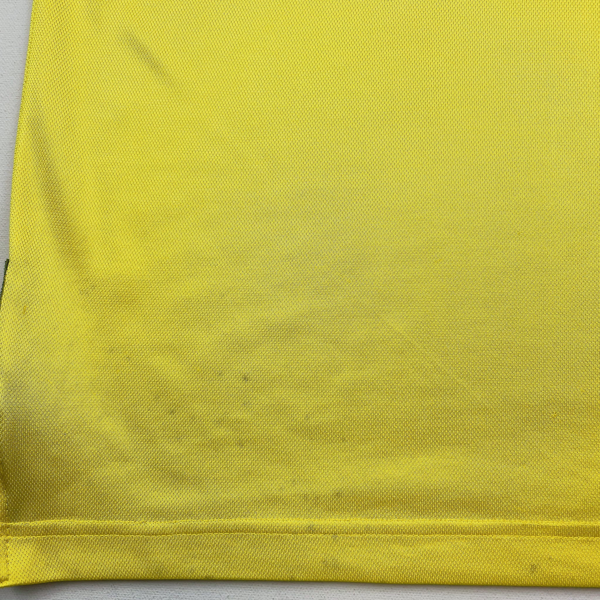 Buy 1998/00 Brazil Ronaldo 9 Home Shirt (M) Nike ~ Free worldwide shipping available ~ Authentic Vintage Football Shirts from Cult Kits