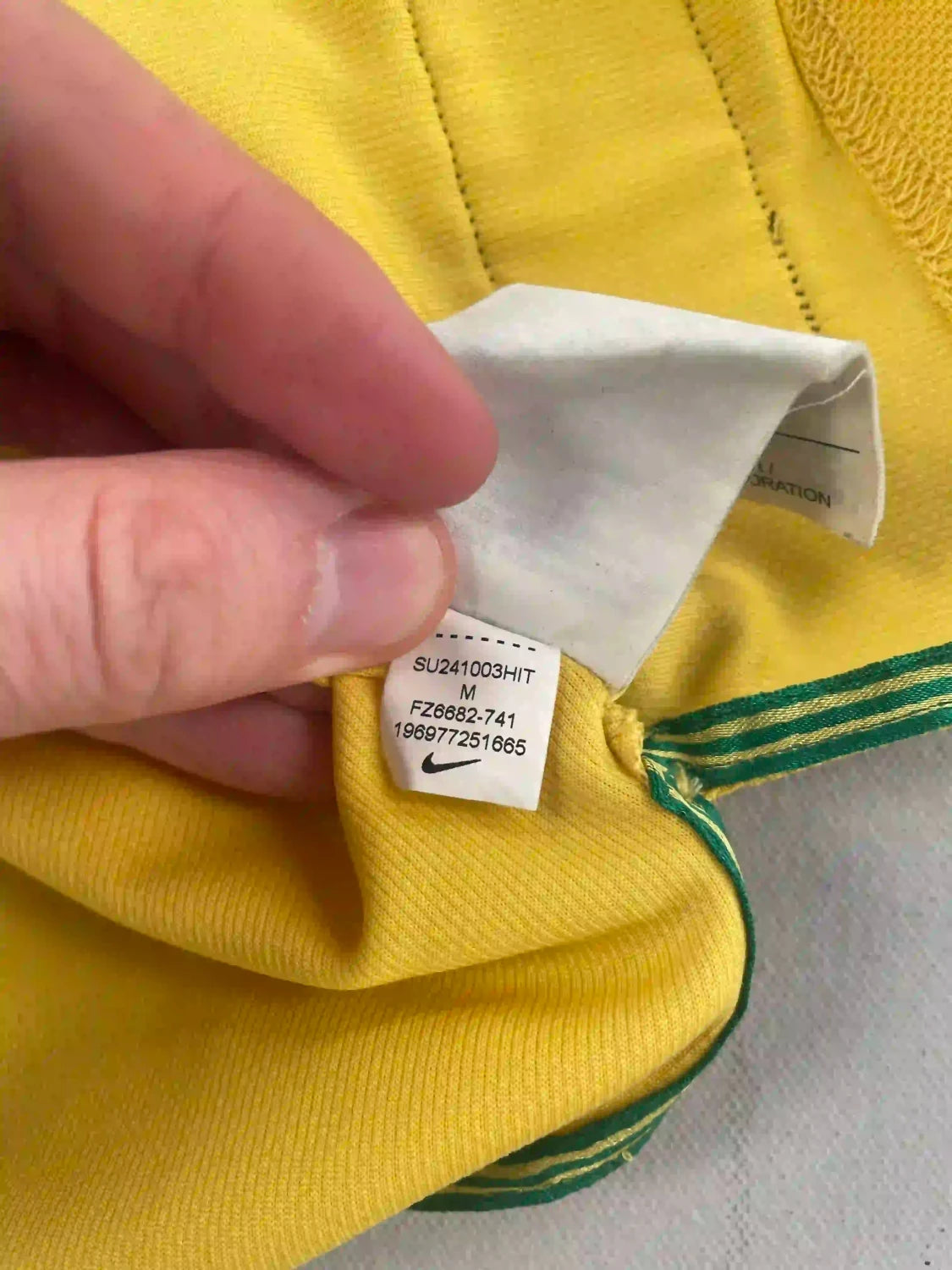 1998 Brazil Nike football shirt - view 4 - Cult Kits