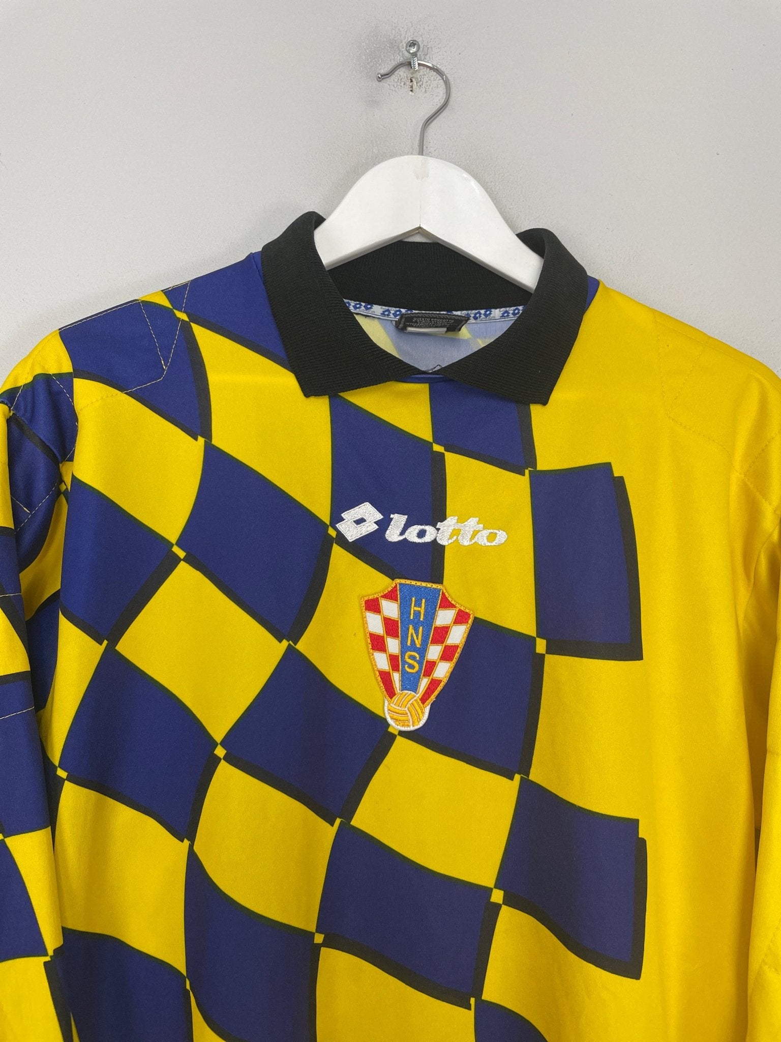 Shop 1998/00 CROATIA GK SHIRT (M) LOTTO, classic football shirts, vintage football shirts & retro soccer jerseys at Cult Kits