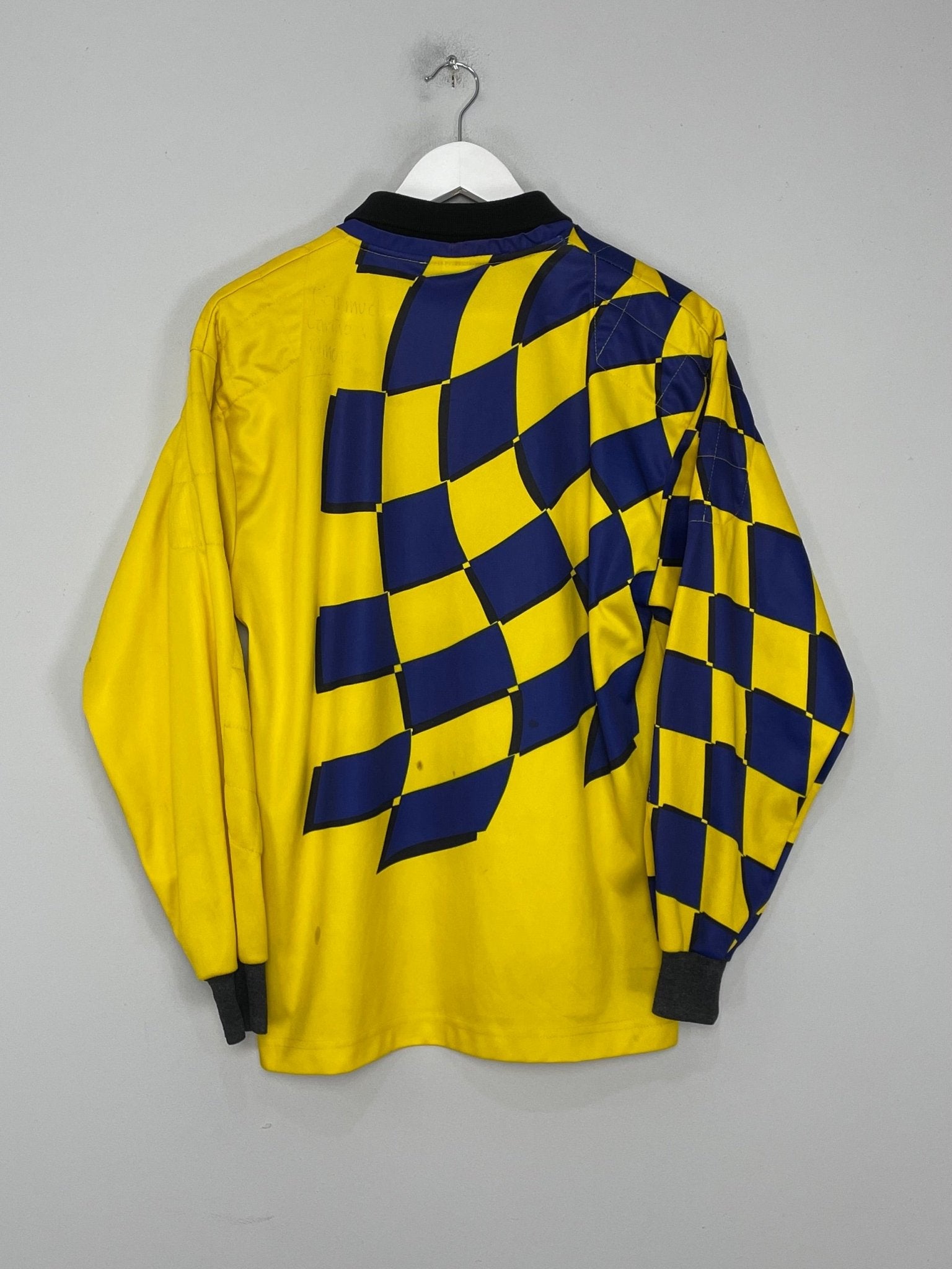Shop 1998/00 CROATIA GK SHIRT (M) LOTTO, classic football shirts, vintage football shirts & retro soccer jerseys at Cult Kits