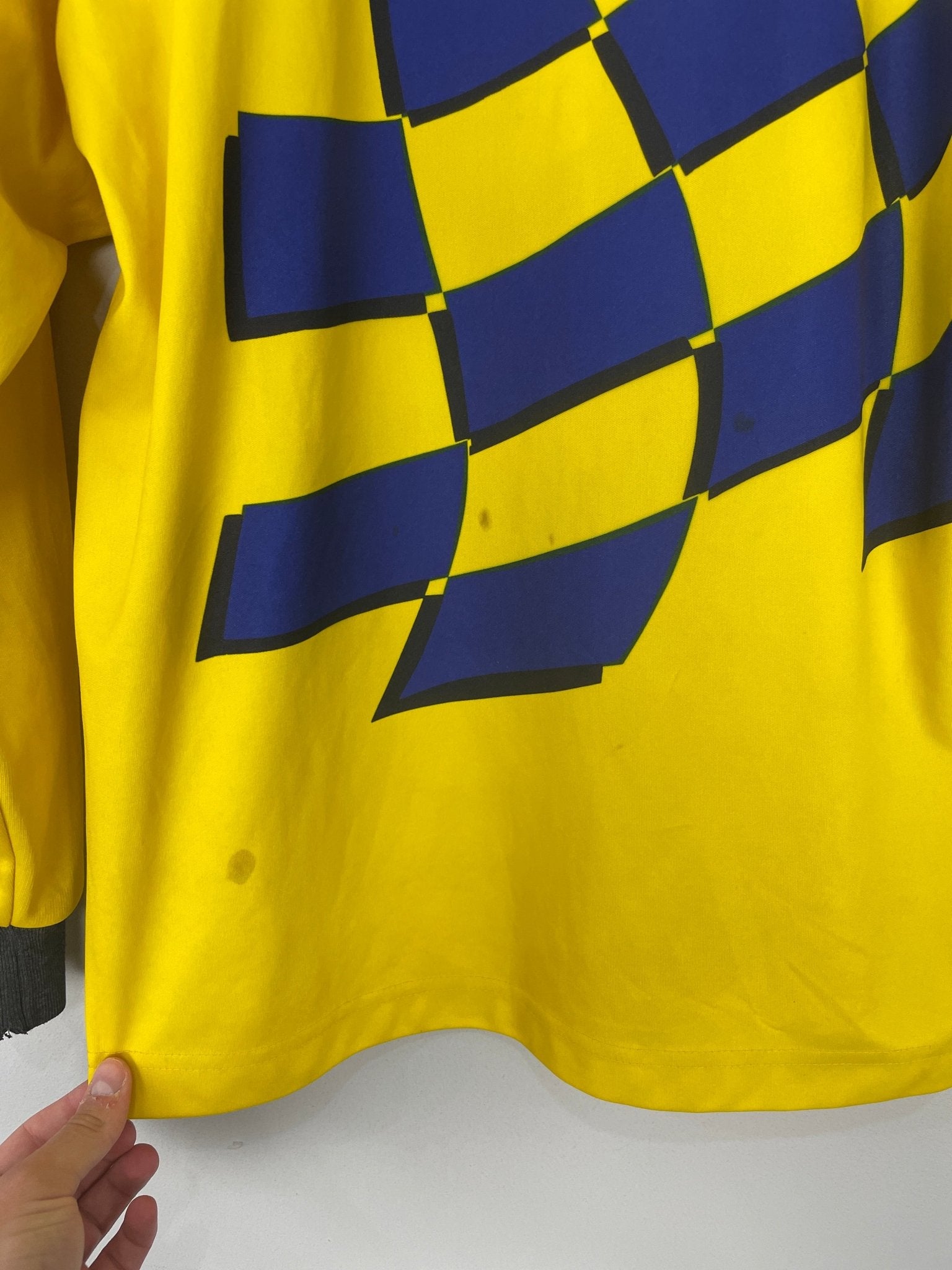 Shop 1998/00 CROATIA GK SHIRT (M) LOTTO, classic football shirts, vintage football shirts & retro soccer jerseys at Cult Kits