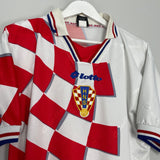 Shop 1998/00 CROATIA HOME SHIRT (M) LOTTO, classic football shirts, vintage football shirts & retro soccer jerseys at Cult Kits